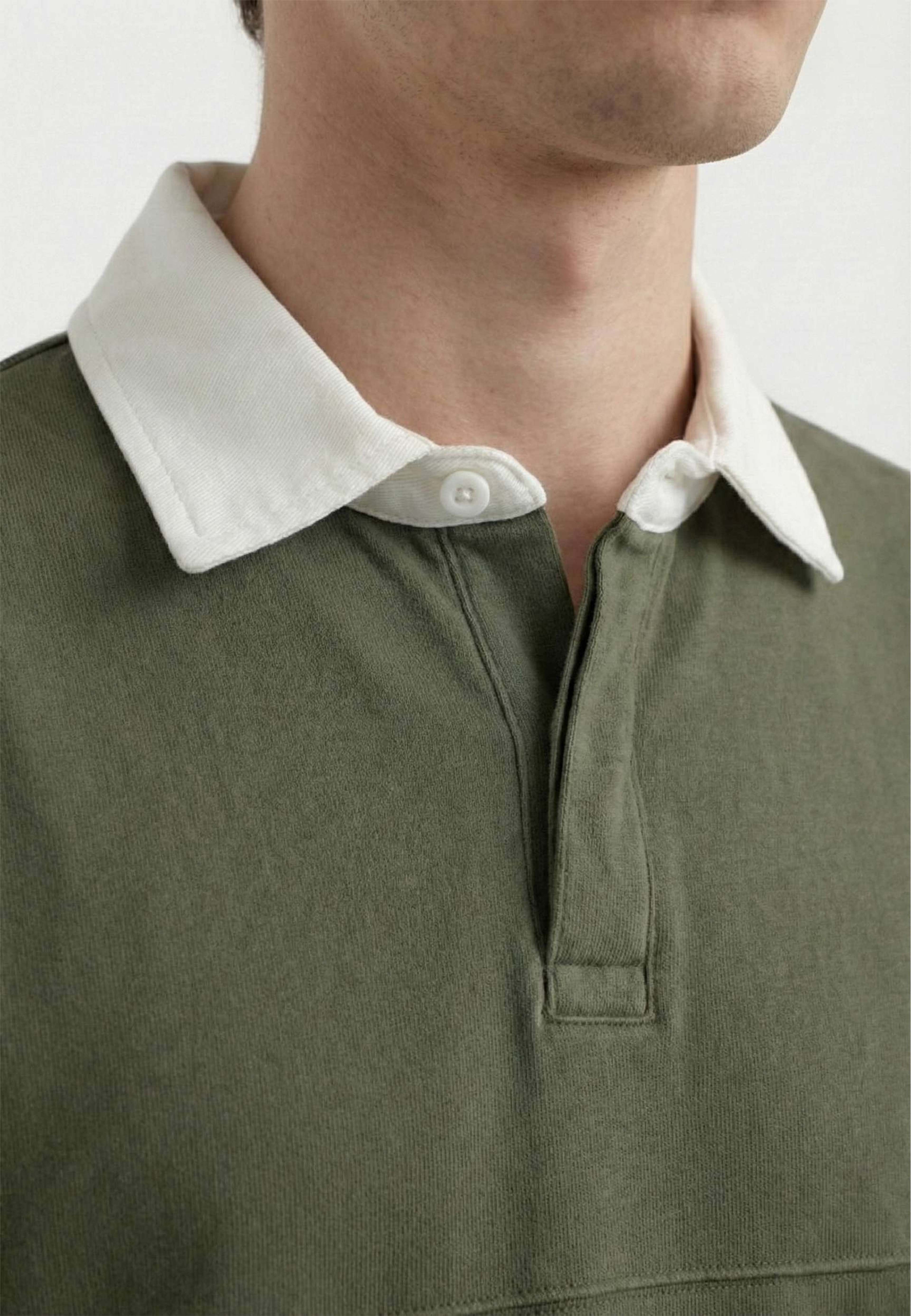 Ronie Jersey Rugger, från Ciszere, i färgen green. Klicka för att öppna bilden i stort format