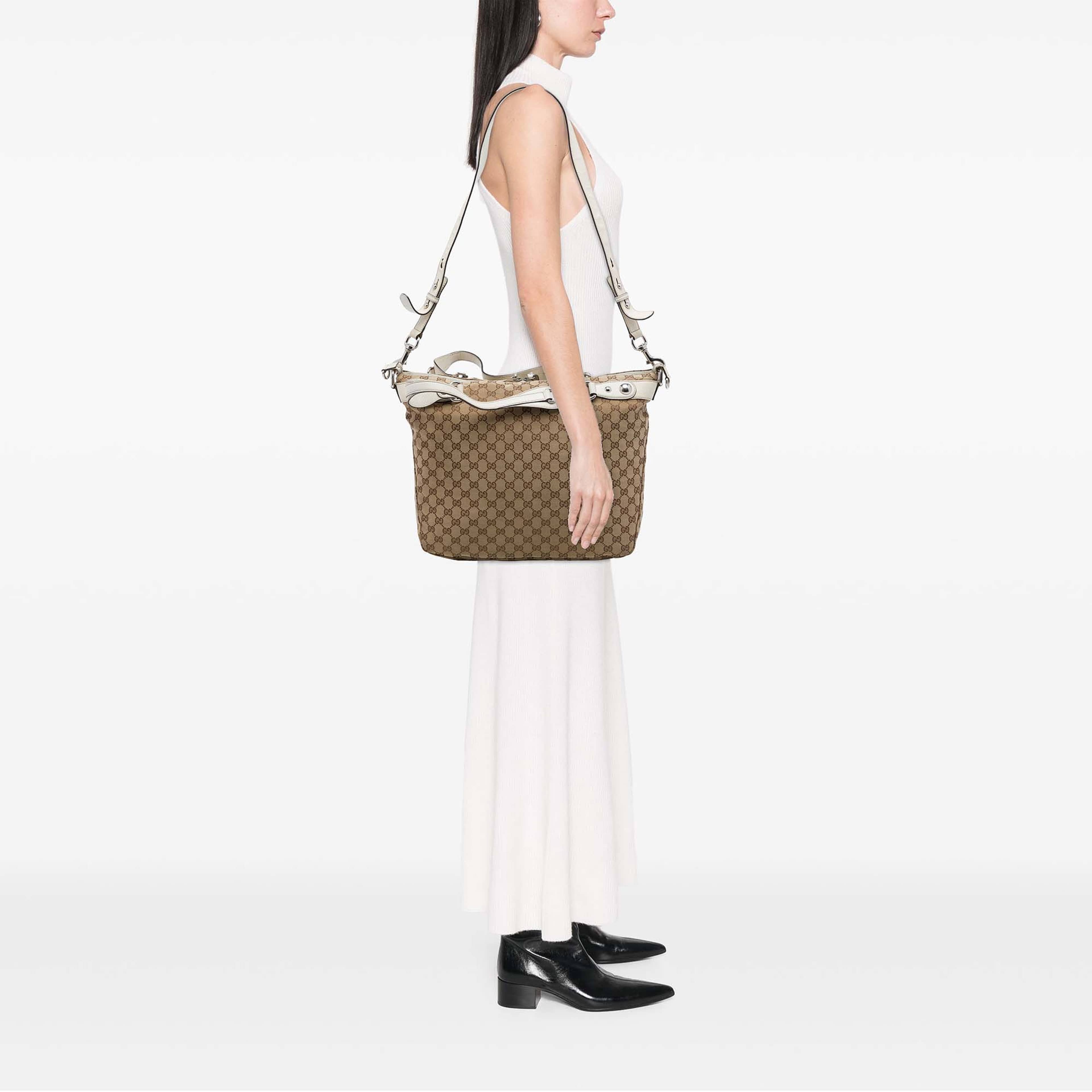 Gucci Gg Canvas Icon Bit Satchel, från Luxclusif, i färgen beige. Klicka för att öppna bilden i stort format