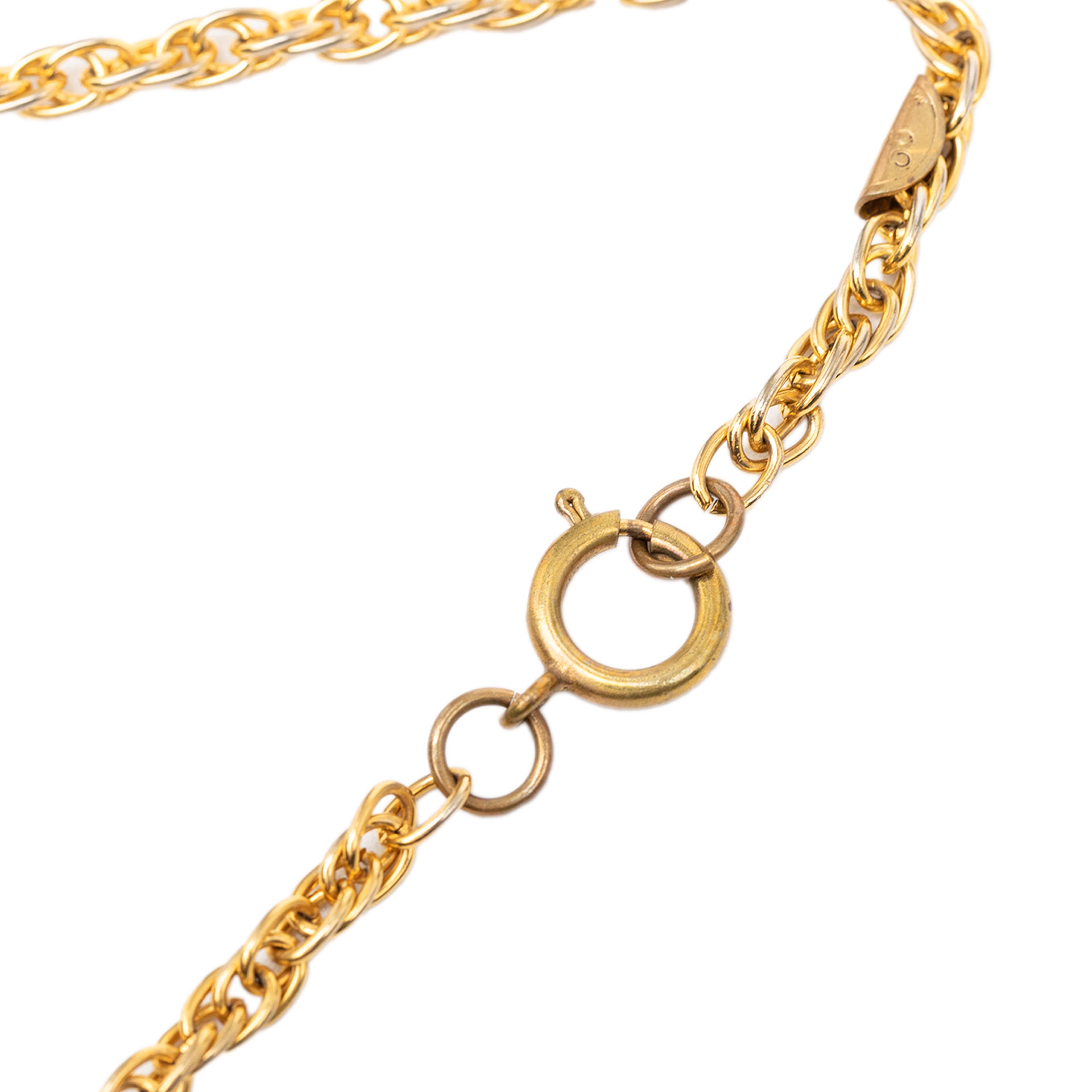 Chanel Cc Gold Plated Strass Pendant Necklace, från Luxclusif, i färgen gold. Klicka för att öppna bilden i stort format