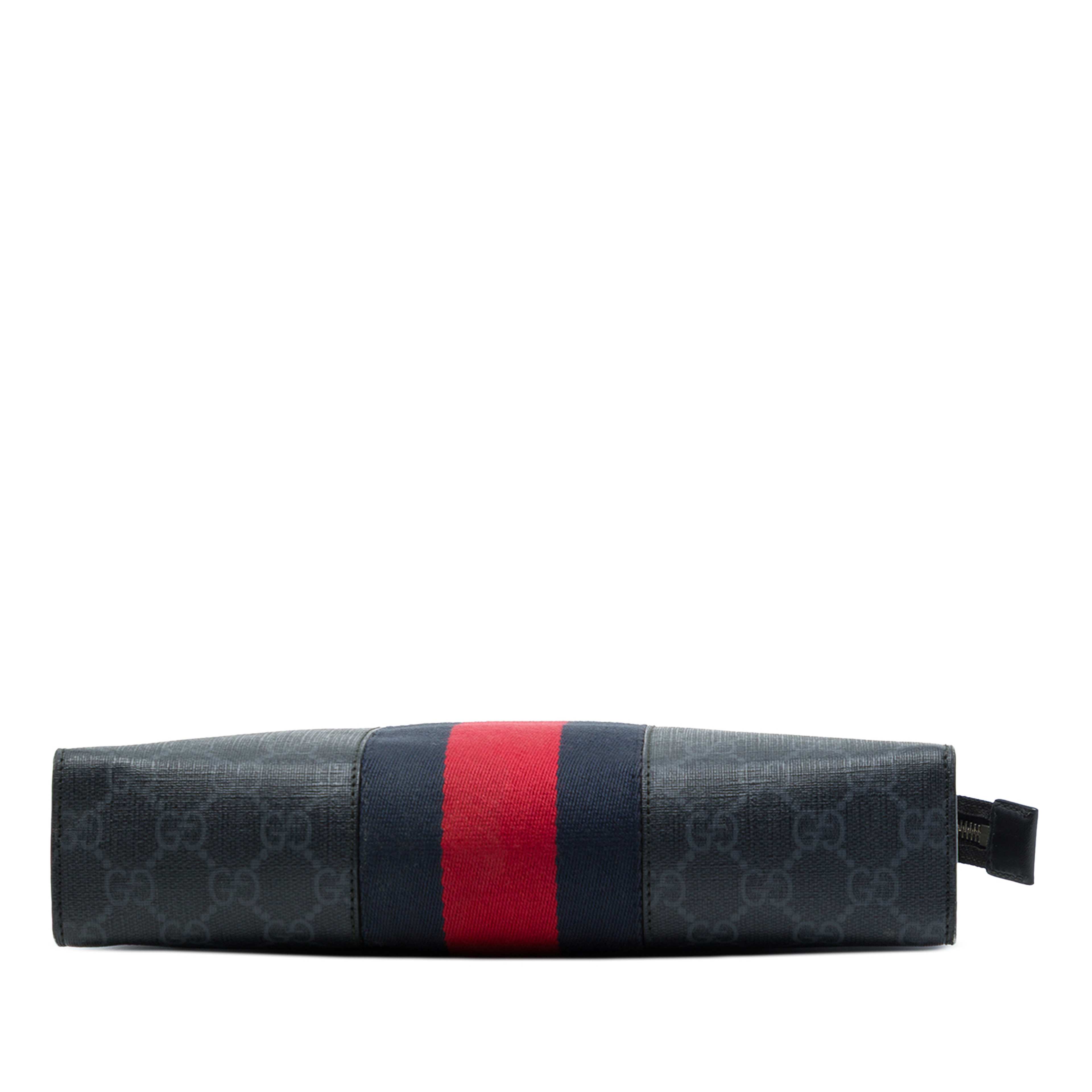 Gucci Gg Supreme Web Clutch, från Luxclusif, i färgen svart. Klicka för att öppna bilden i stort format
