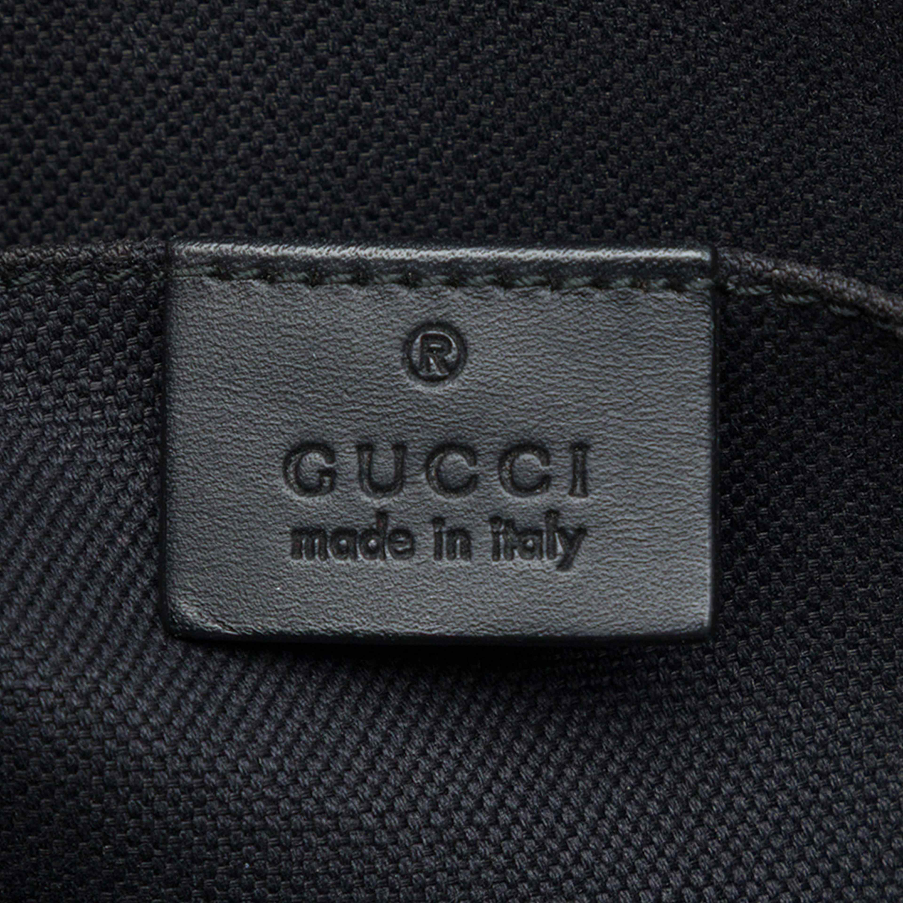 Gucci Gg Supreme Web Clutch, från Luxclusif, i färgen svart. Klicka för att öppna bilden i stort format