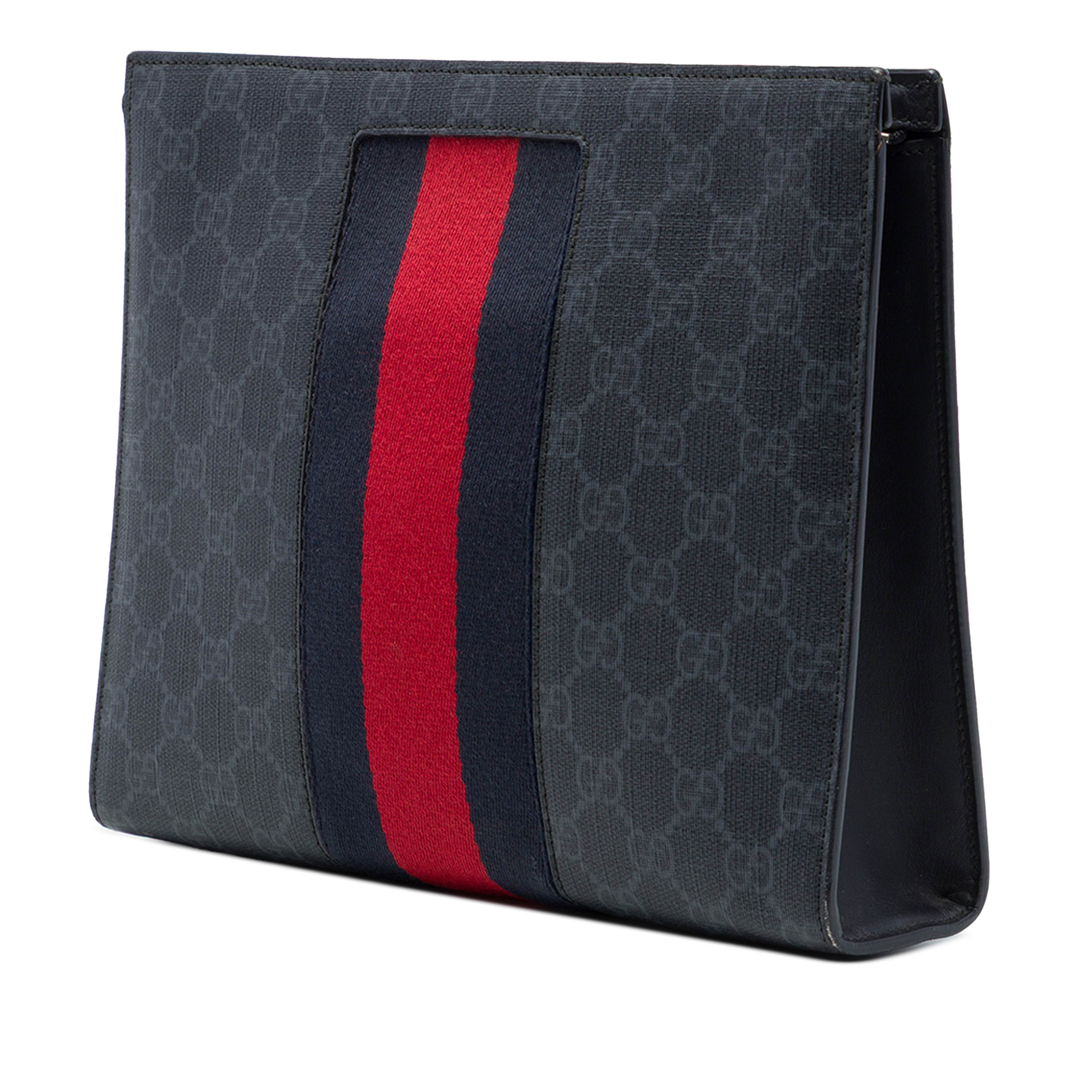 Gucci Gg Supreme Web Clutch, från Luxclusif, i färgen svart. Klicka för att öppna bilden i stort format