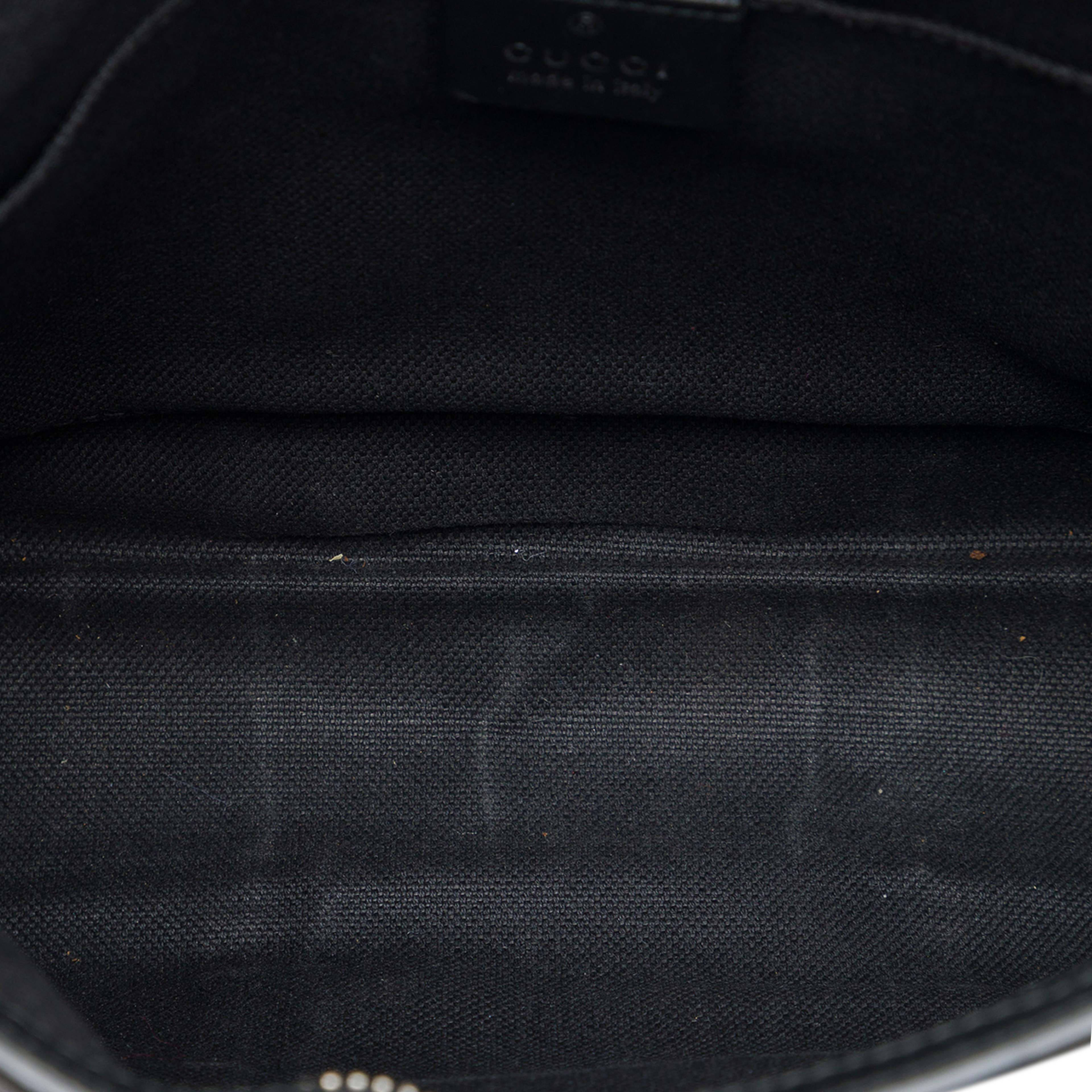 Gucci Gg Supreme Web Clutch, från Luxclusif, i färgen svart. Klicka för att öppna bilden i stort format
