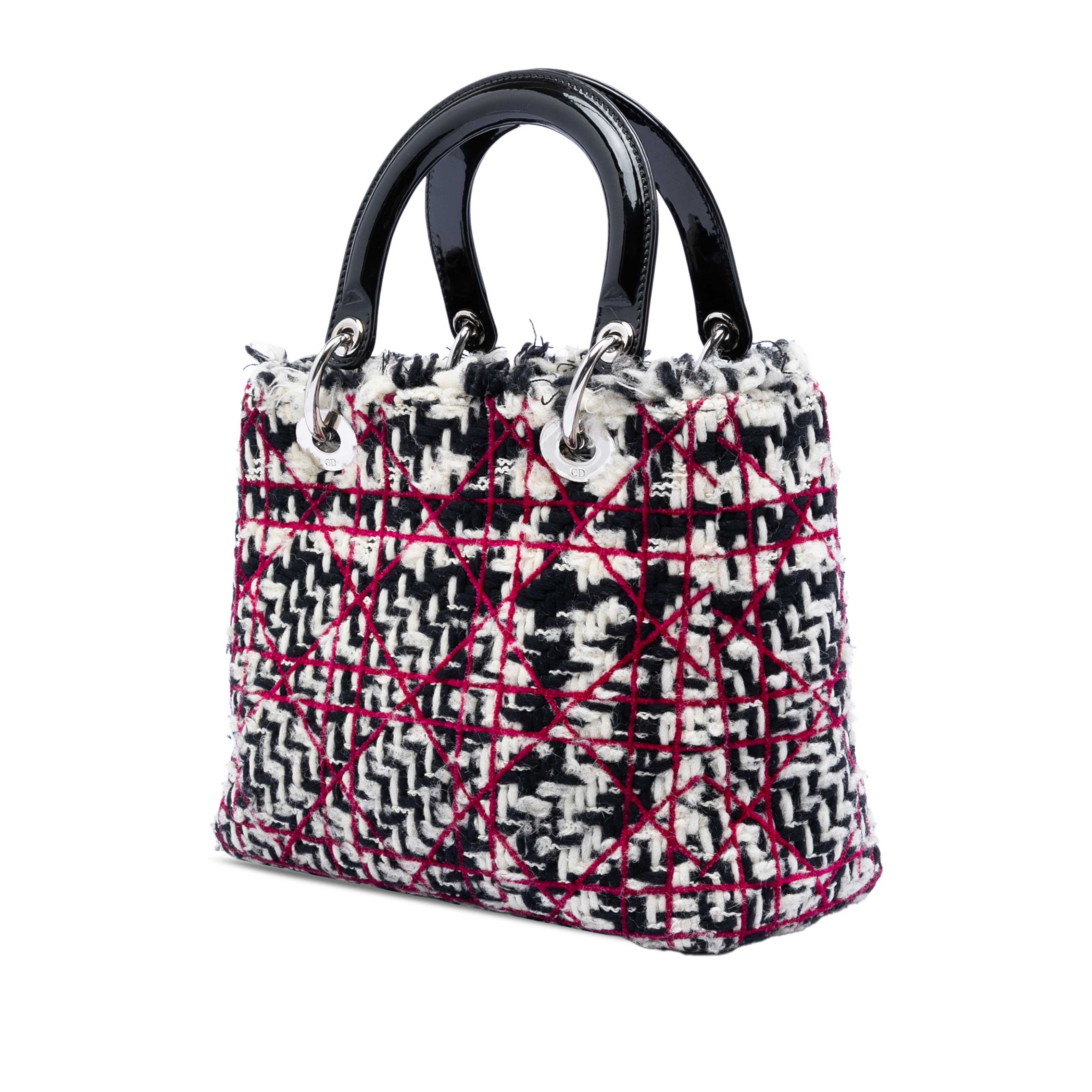 Dior Medium Tweed Cannage Fringe Lady Dior, från Luxclusif, i färgen black. Klicka för att öppna bilden i stort format