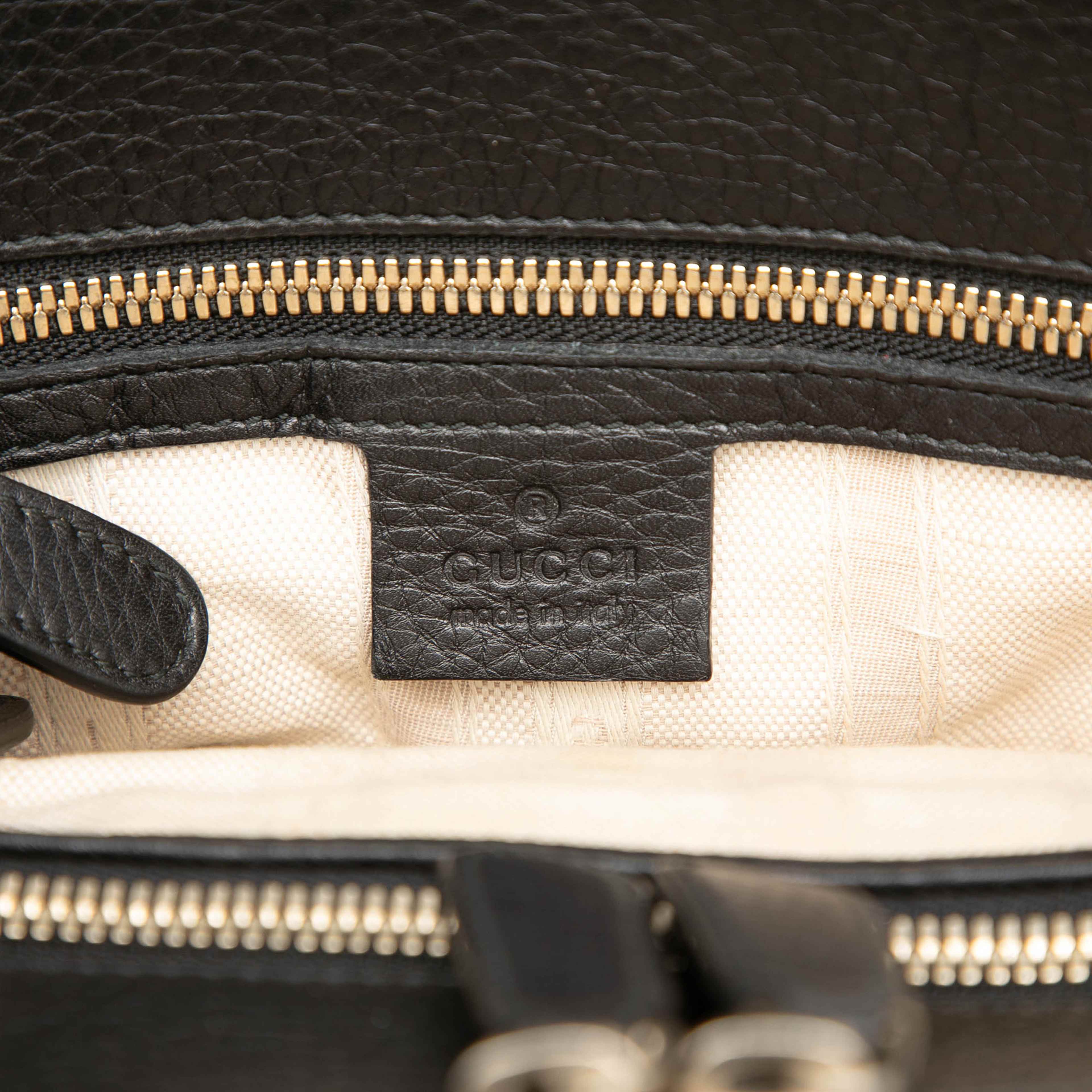Gucci Pebbled Calfskin Soho Working Satchel, från Luxclusif, i färgen svart. Klicka för att öppna bilden i stort format