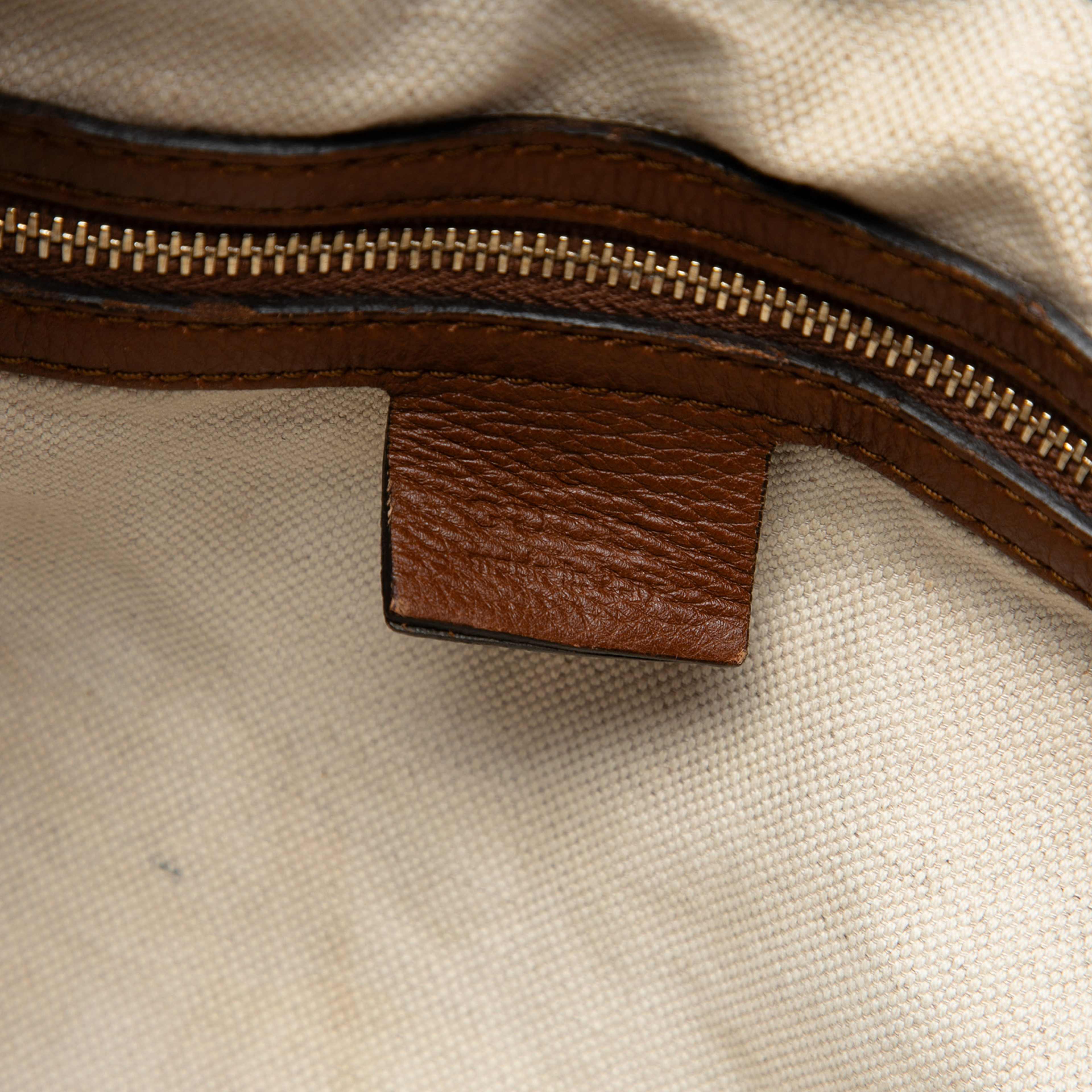 Gucci Gg Canvas Bella Tote, från Luxclusif, i färgen beige. Klicka för att öppna bilden i stort format