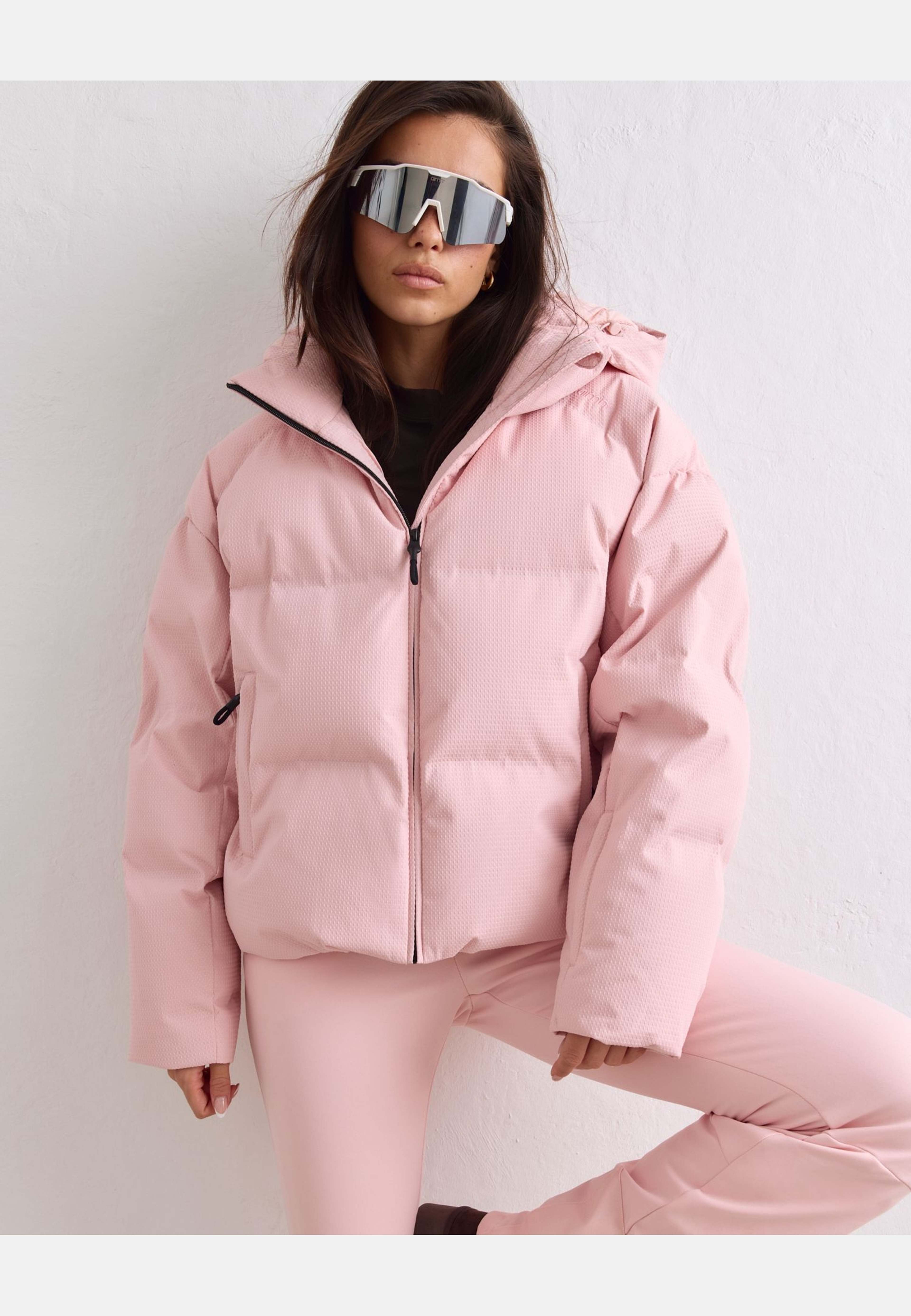 Cortina Puffer Jacket, från aim'n, i färgen pink frost. Klicka för att öppna bilden i stort format