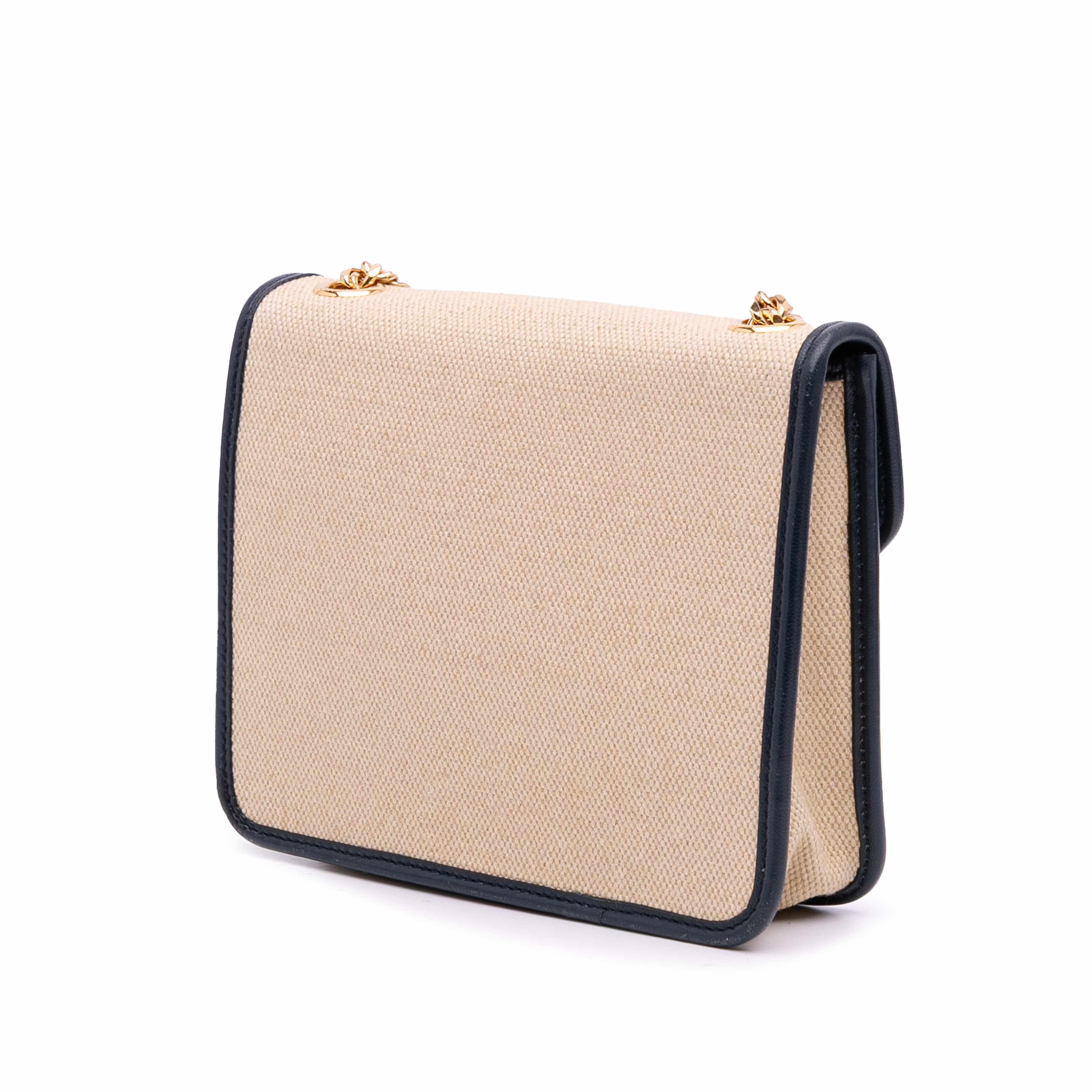 Celine Canvas Sulky Clutch With Chain, från Luxclusif, i färgen beige. Klicka för att öppna bilden i stort format