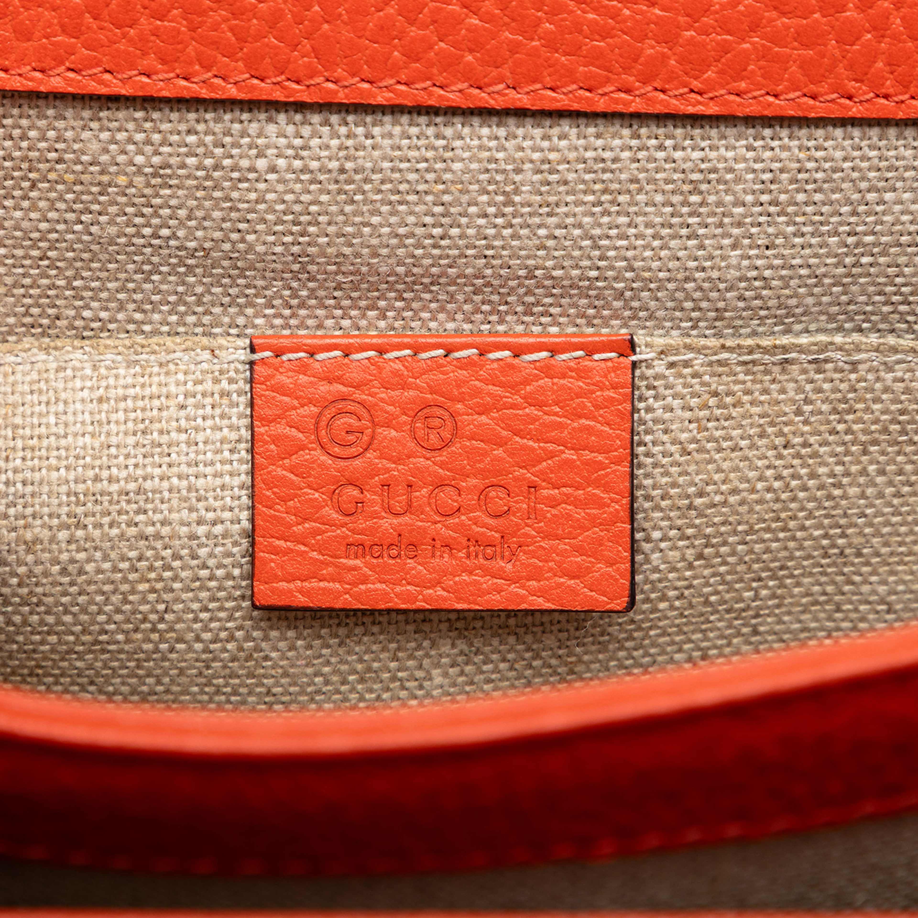 Gucci Small Dollar Calfskin Interlocking G Crossbody, från Luxclusif, i färgen orange. Klicka för att öppna bilden i stort format