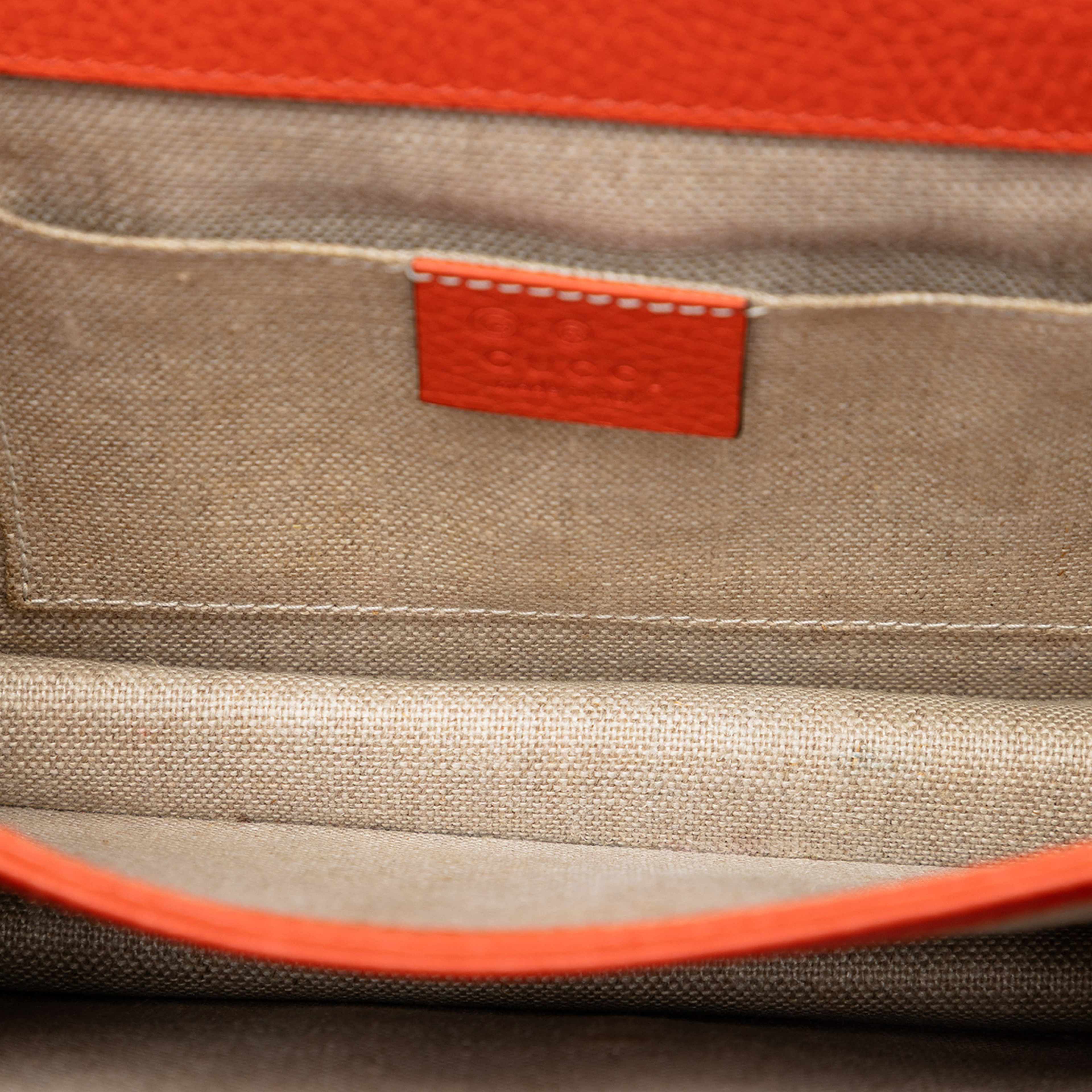 Gucci Small Dollar Calfskin Interlocking G Crossbody, från Luxclusif, i färgen orange. Klicka för att öppna bilden i stort format