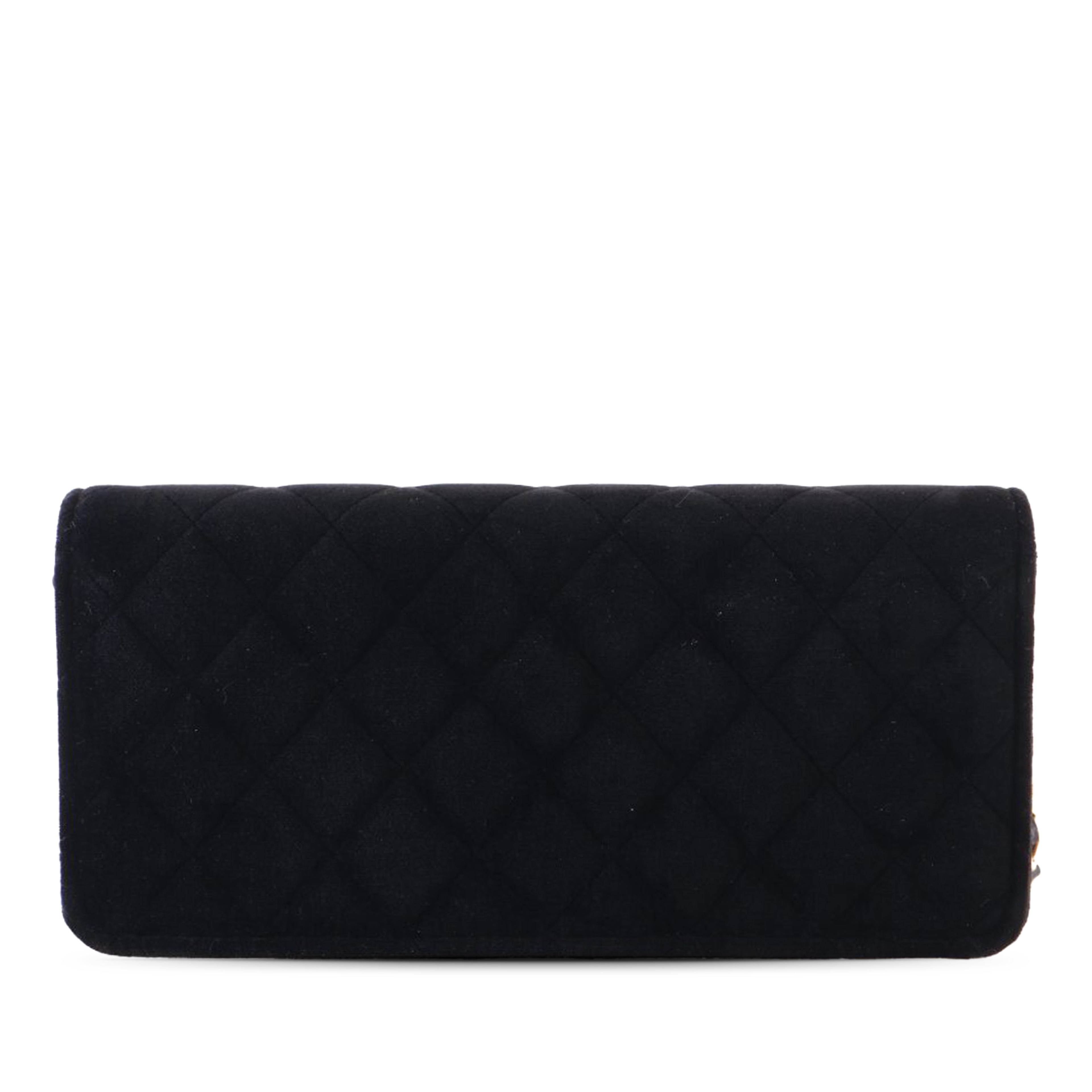 Chanel Cc Quilted Velvet East West Clutch On Chain, från Luxclusif, i färgen black. Klicka för att öppna bilden i stort format