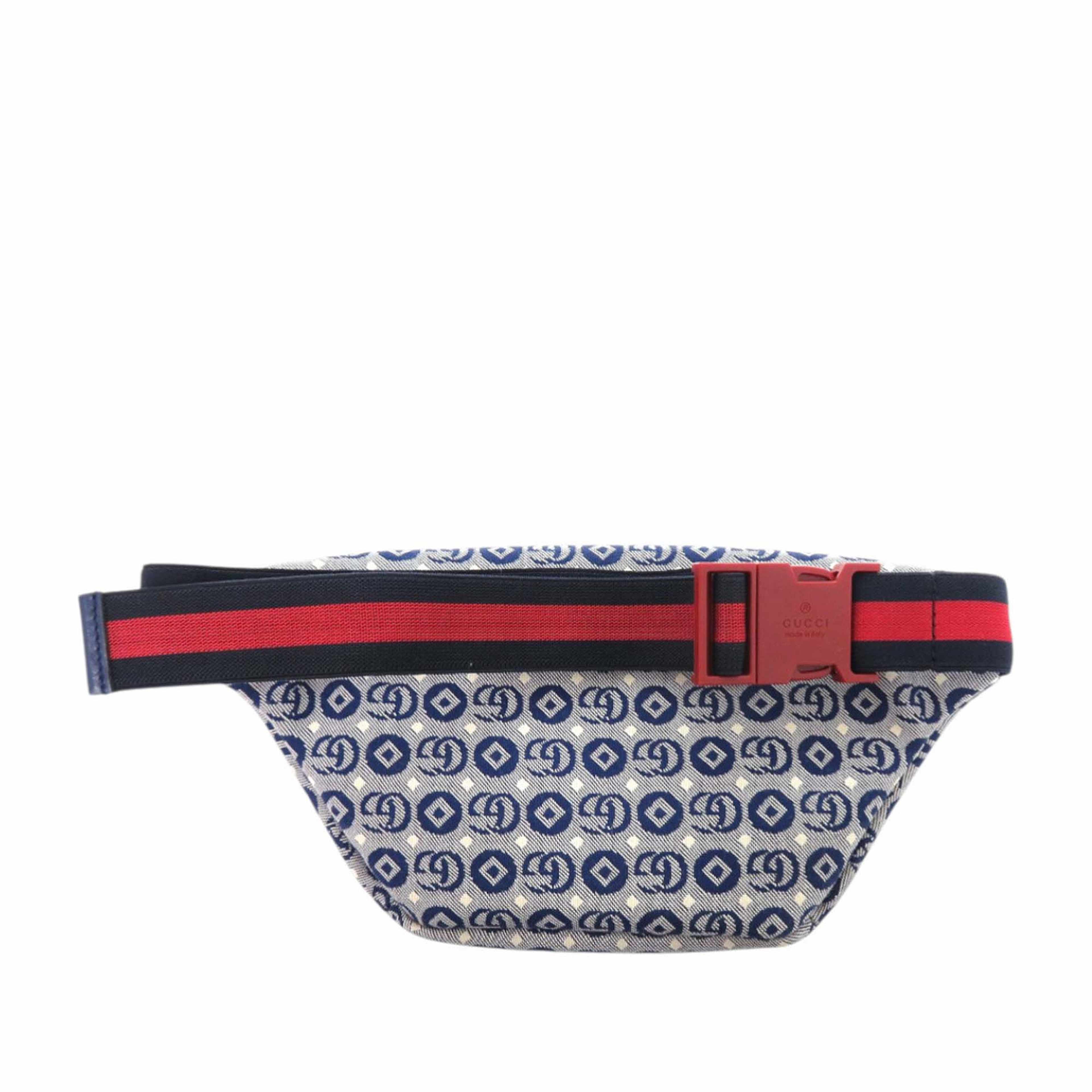 Gucci Kids Gg Canvas Stars Web Belt Bag, från Luxclusif, i färgen blue. Klicka för att öppna bilden i stort format