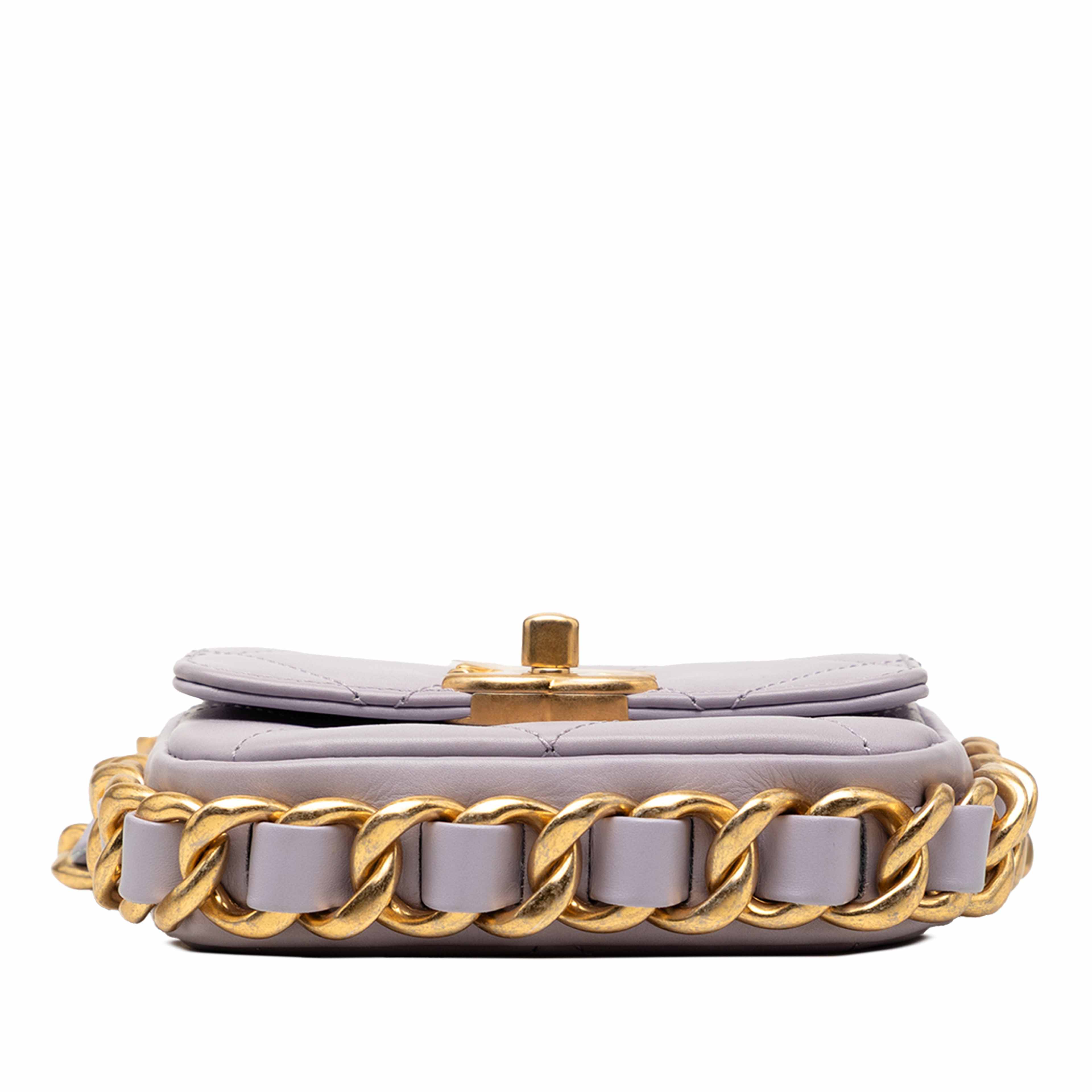 Chanel Mini Quilted Calfskin Framing Chain Flap, från Luxclusif, i färgen purpur. Klicka för att öppna bilden i stort format