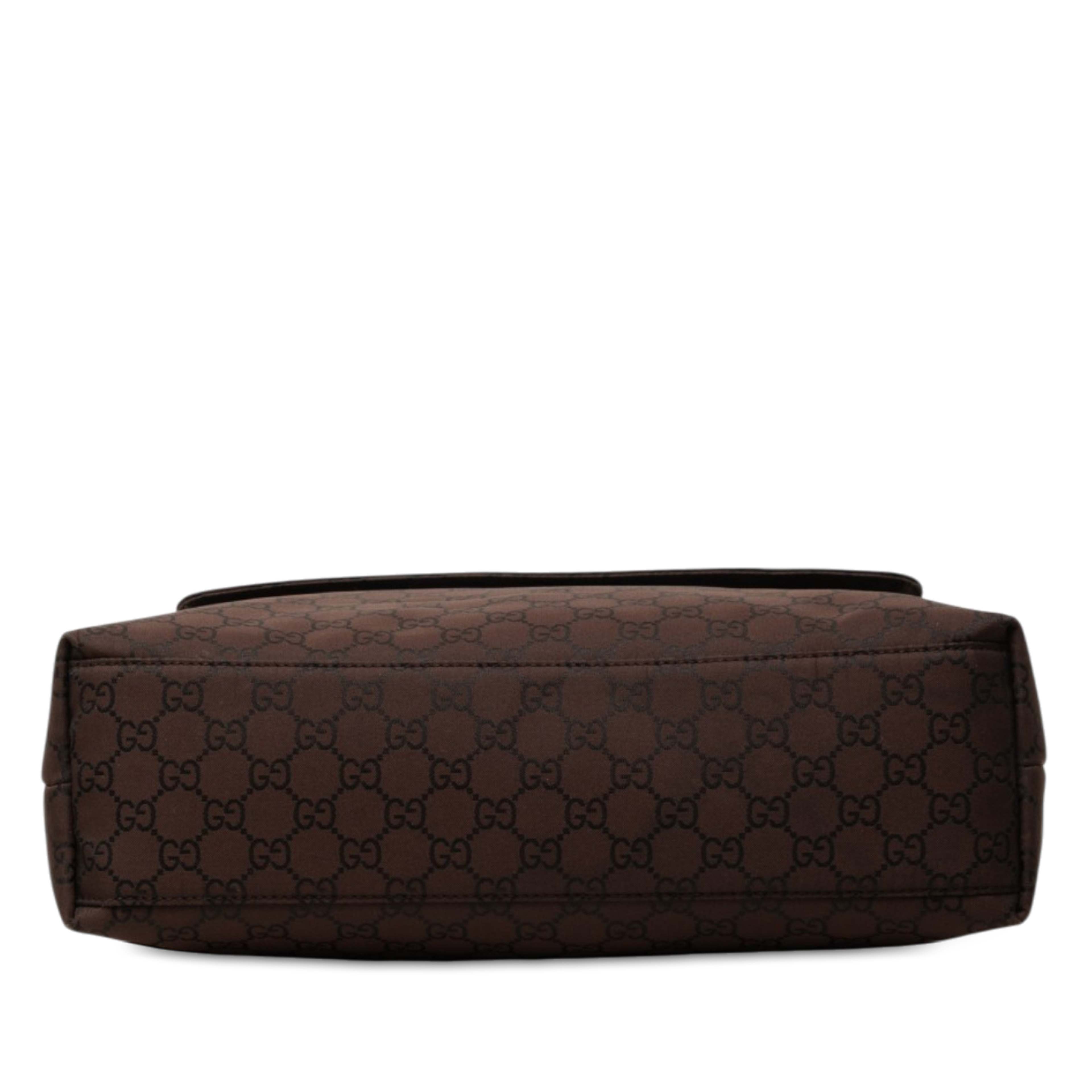 Gucci Gg Nylon Crossbody, från Luxclusif, i färgen brun. Klicka för att öppna bilden i stort format