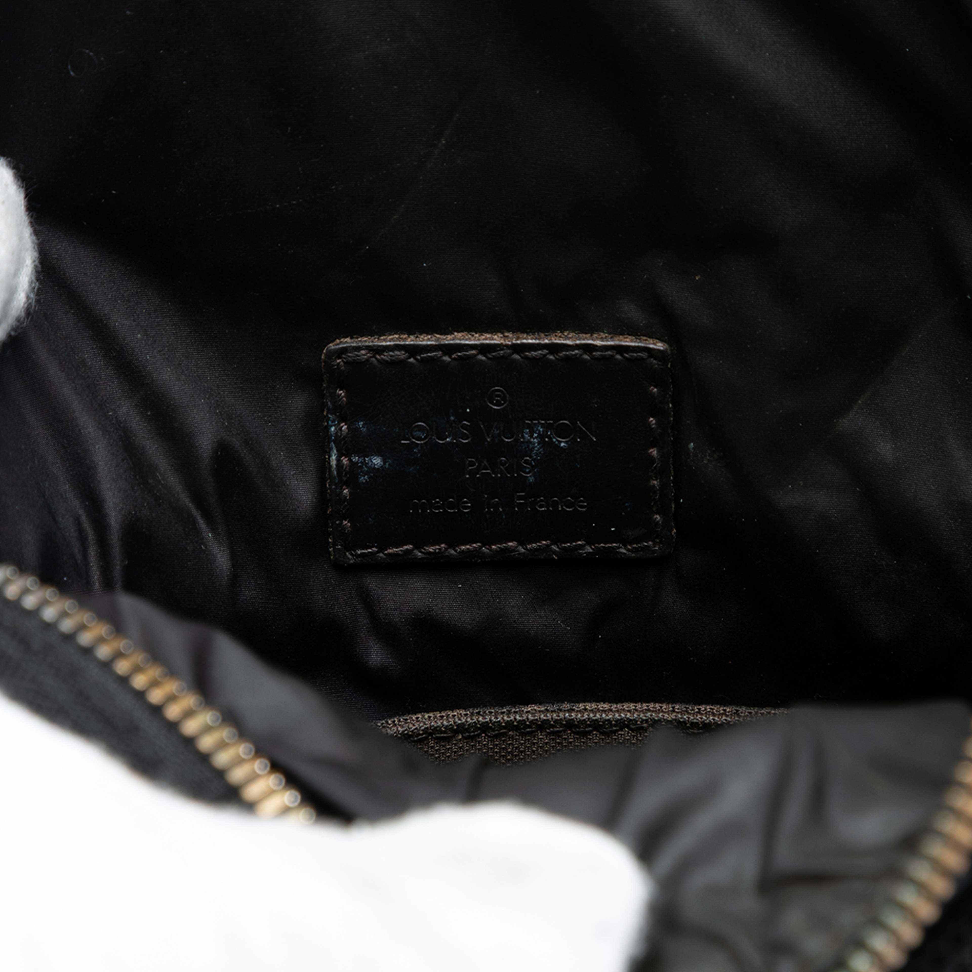 Louis Vuitton Damier Geant Citadin Messenger Bag, från Luxclusif, i färgen dark brown. Klicka för att öppna bilden i stort format