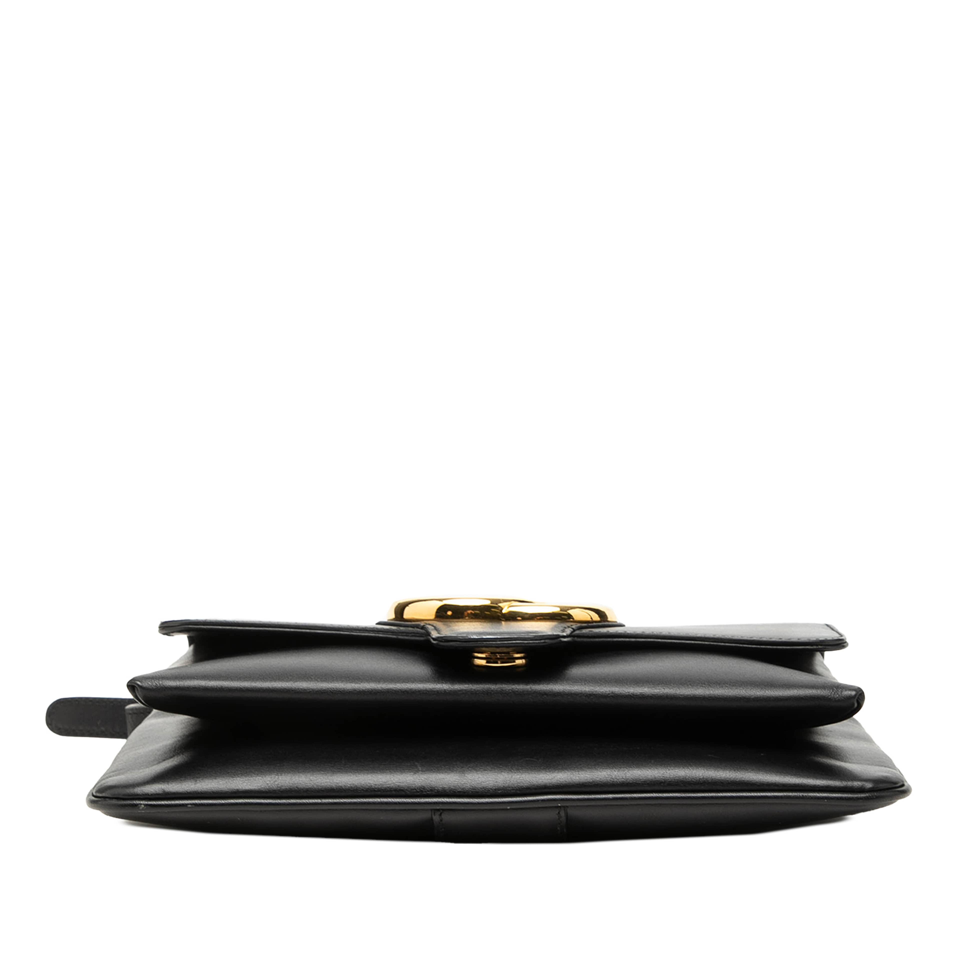 Gucci Small Calfskin Arli Crossbody, från Luxclusif, i färgen svart. Klicka för att öppna bilden i stort format