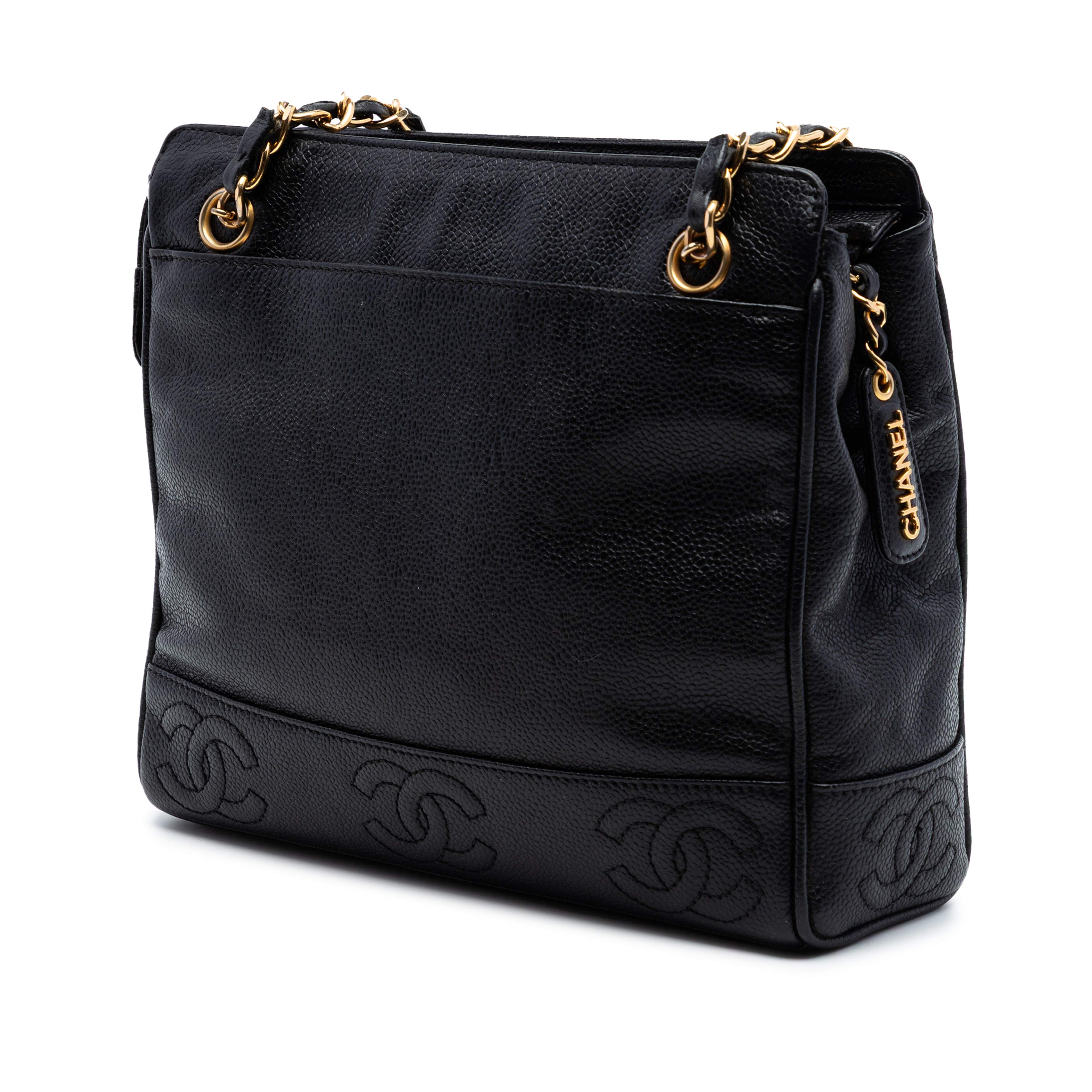 Chanel Triple Cc Caviar Tote, från Luxclusif, i färgen black. Klicka för att öppna bilden i stort format