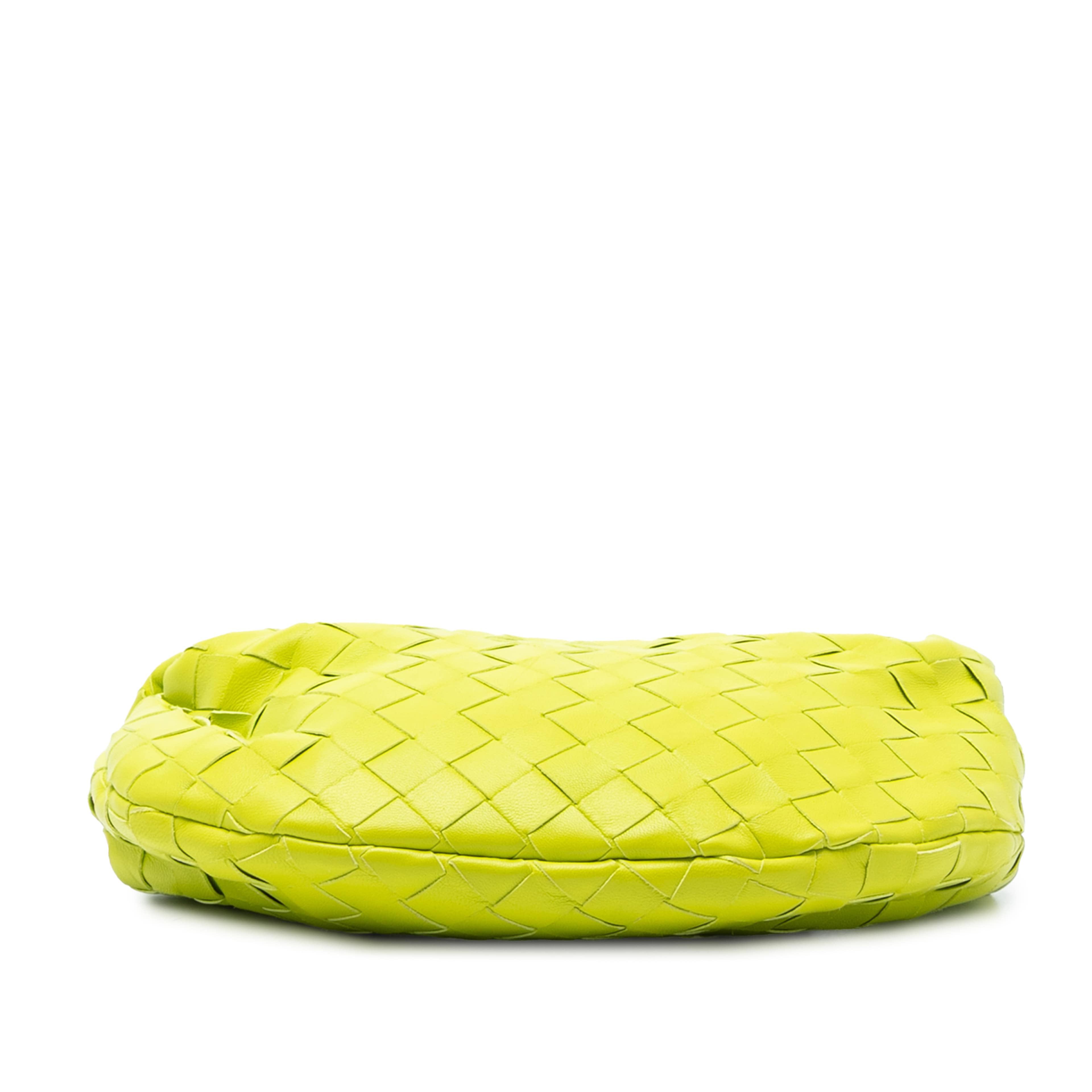 Bottega Veneta Mini Nappa Intrecciato Jodie, från Luxclusif, i färgen lime. Klicka för att öppna bilden i stort format