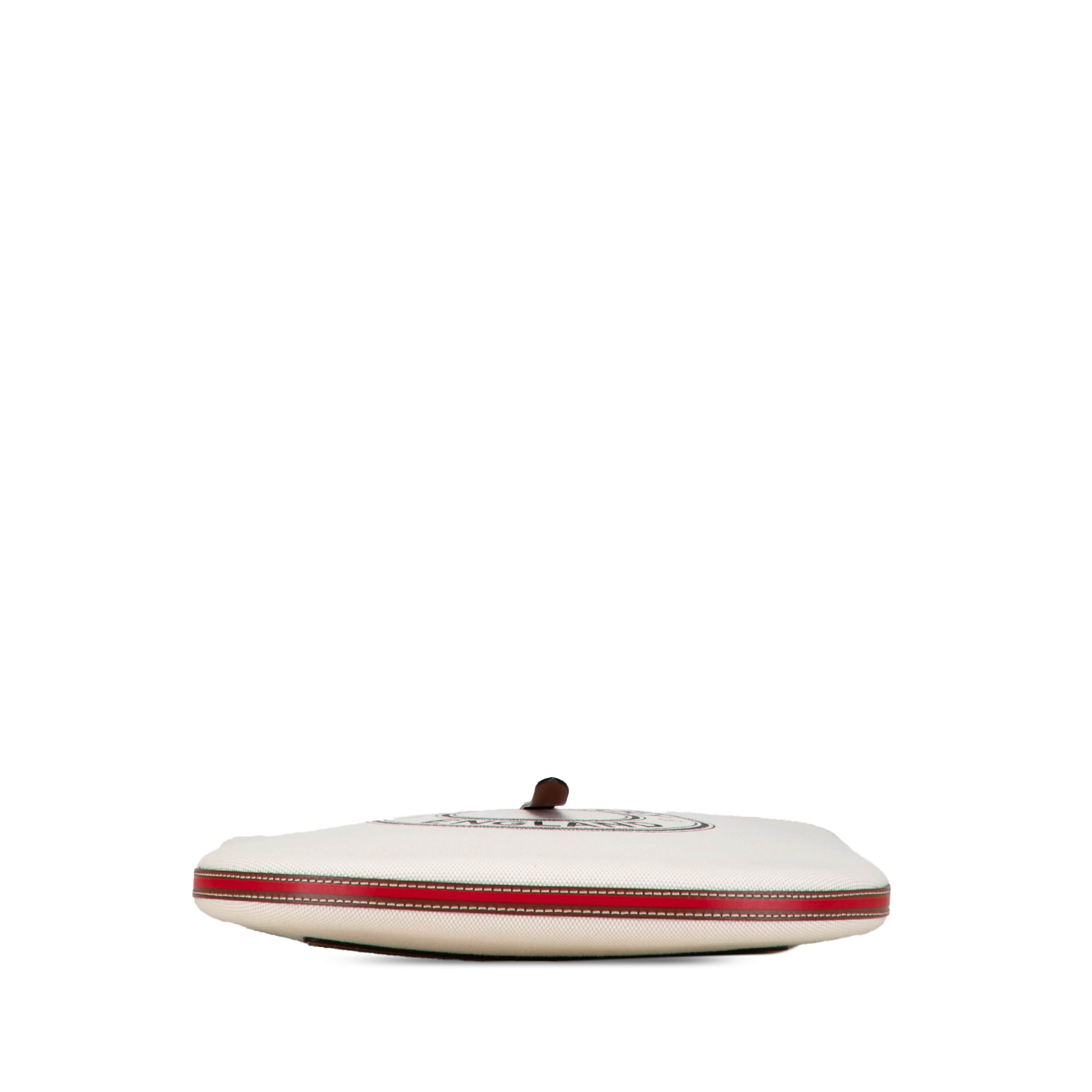 Burberry Printed Canvas Logo Anne Crossbody, från Luxclusif, i färgen white. Klicka för att öppna bilden i stort format