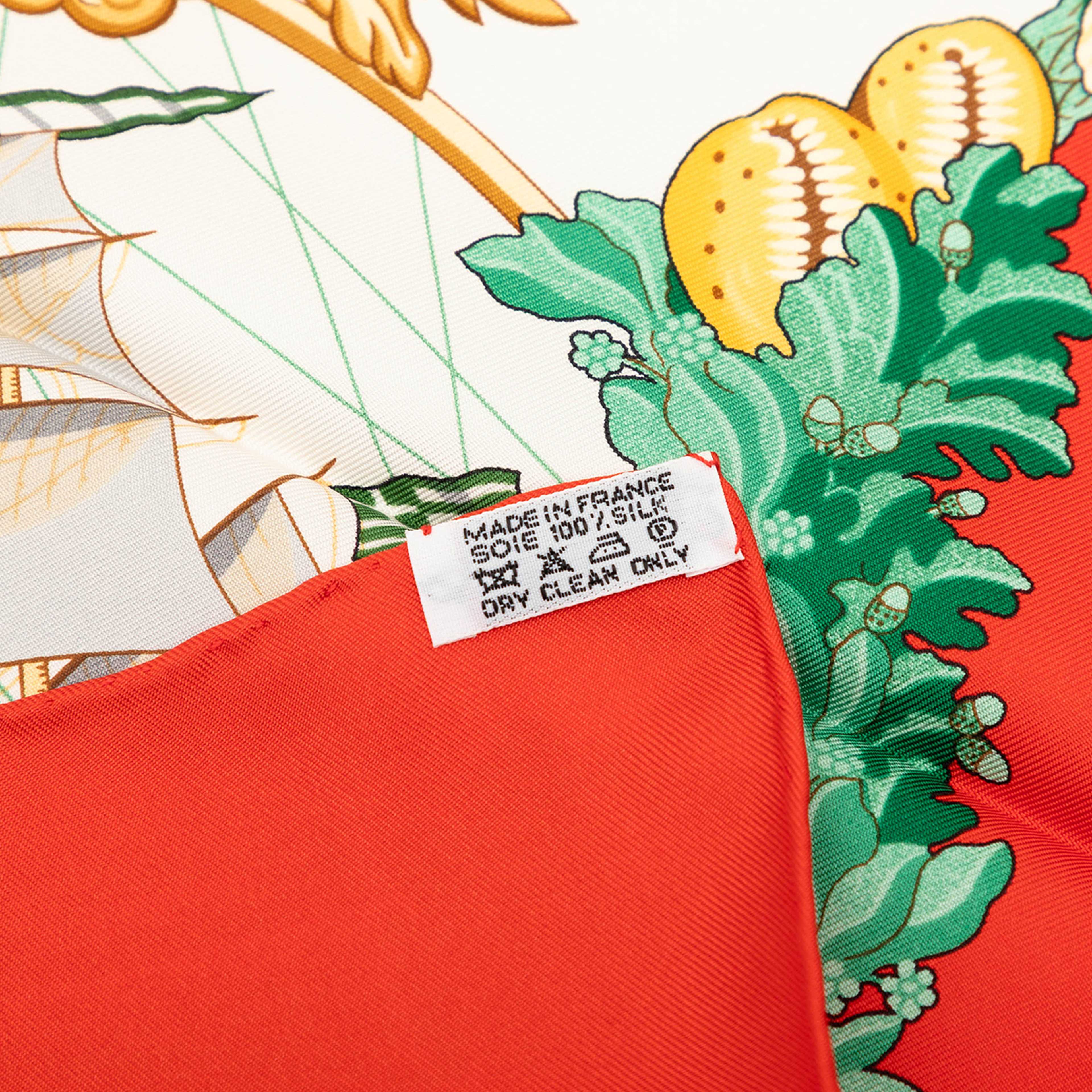 Hermès Balade Oceane Silk Scarf 90, från Luxclusif, i färgen red. Klicka för att öppna bilden i stort format