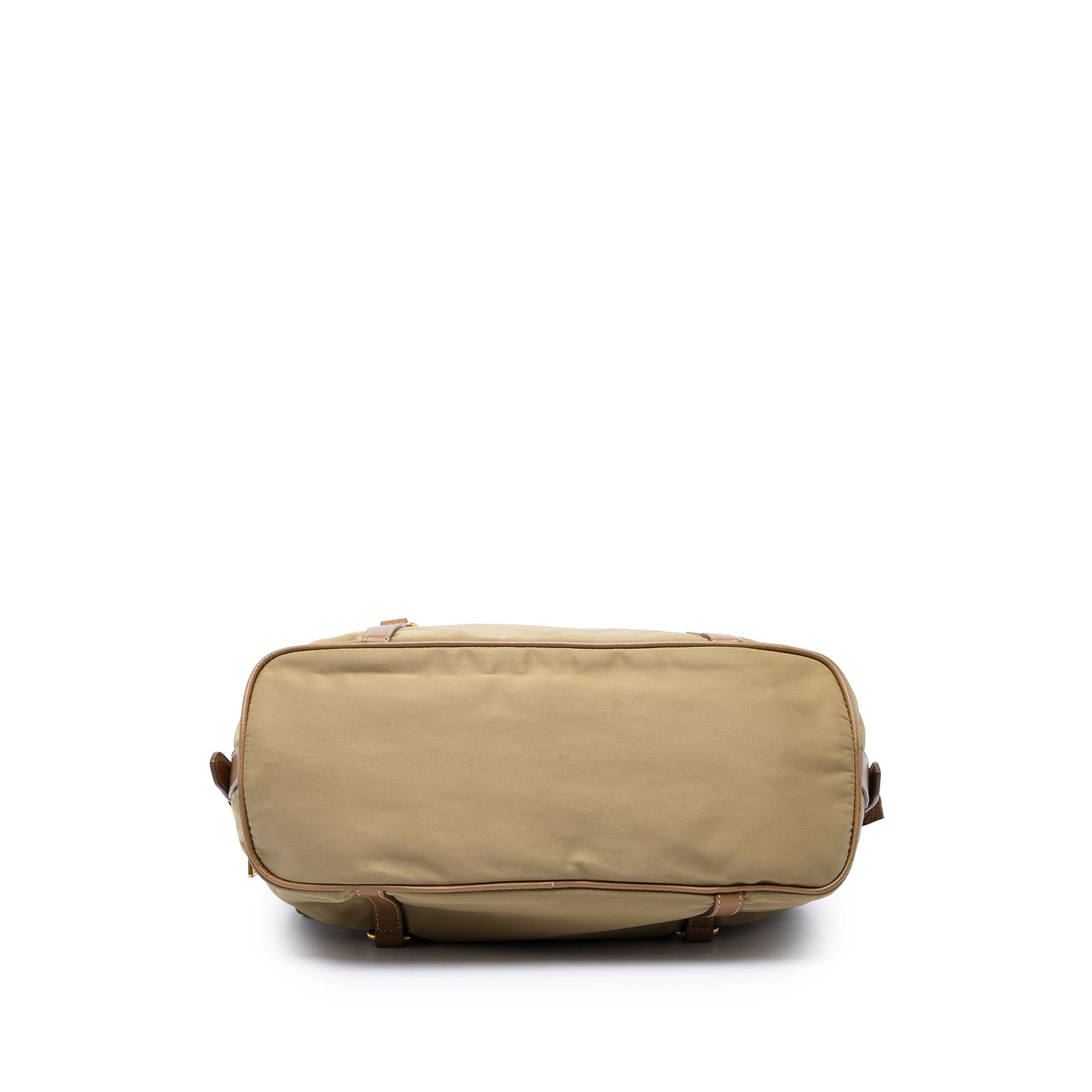 Prada Canvas Canapa Logo Shoulder Bag, från Luxclusif, i färgen beige. Klicka för att öppna bilden i stort format