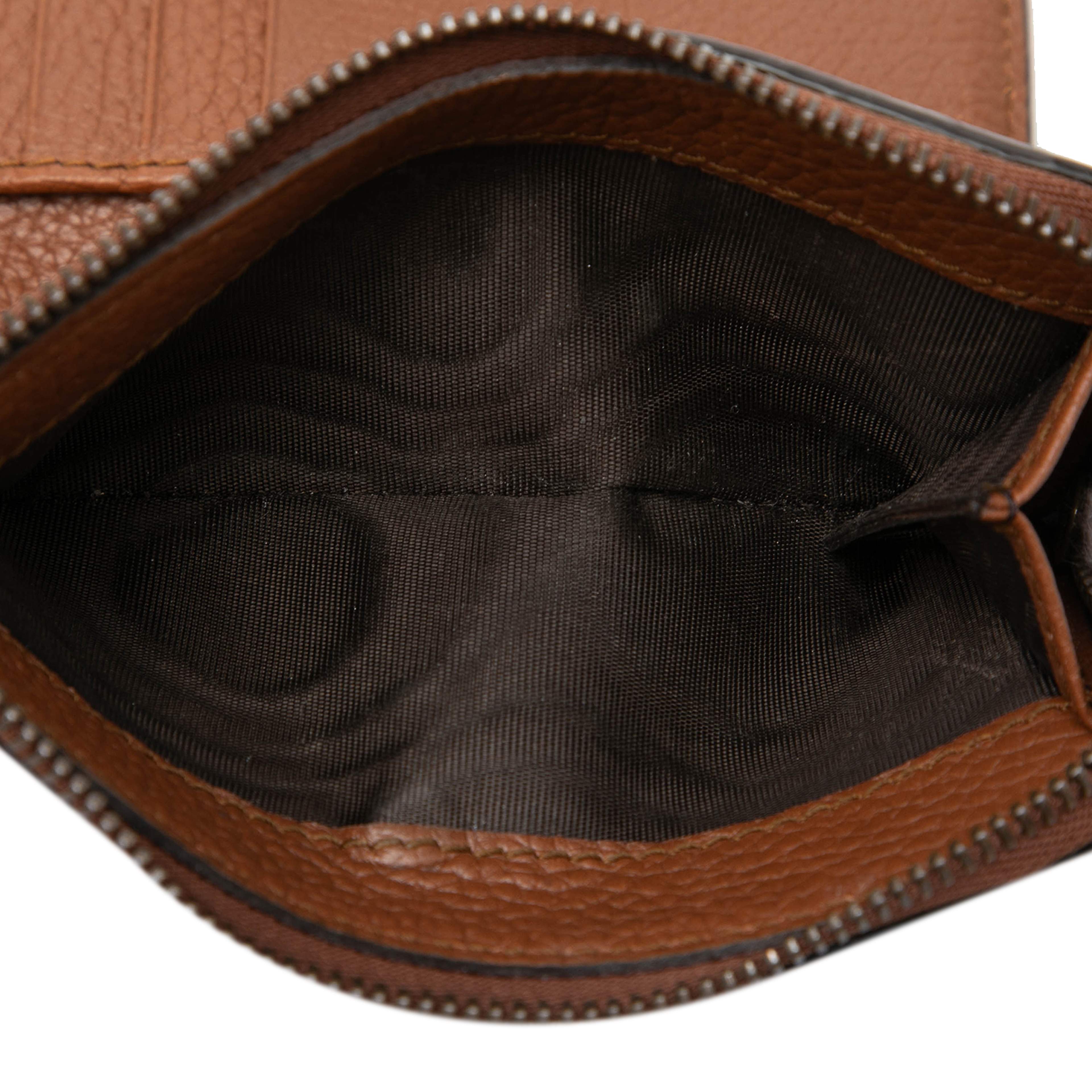 Gucci Gg Marmont Calfskin Bamboo Bifold Wallet, från Luxclusif, i färgen brown. Klicka för att öppna bilden i stort format