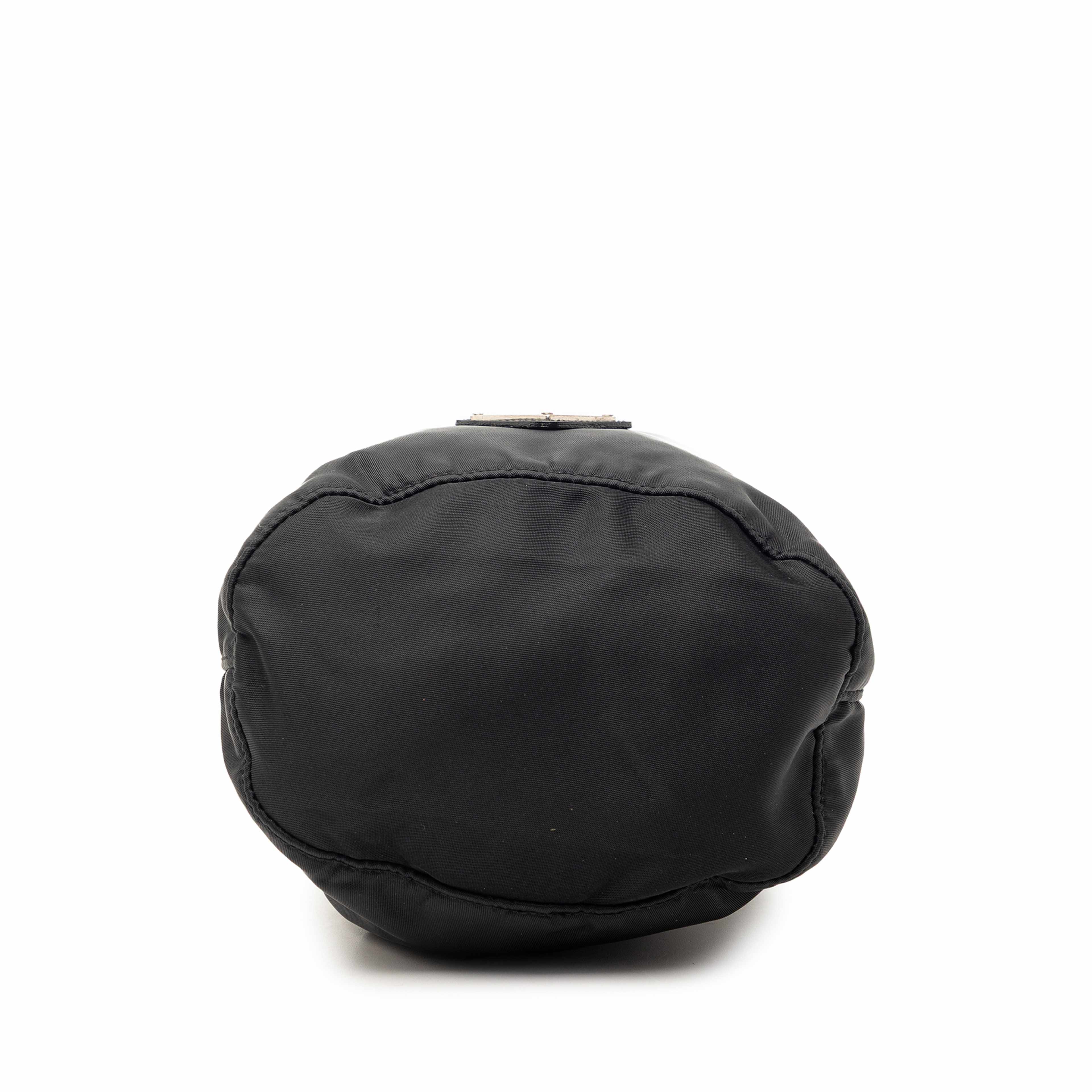 Prada Tessuto Drawstring Pouch, från Luxclusif, i färgen svart. Klicka för att öppna bilden i stort format