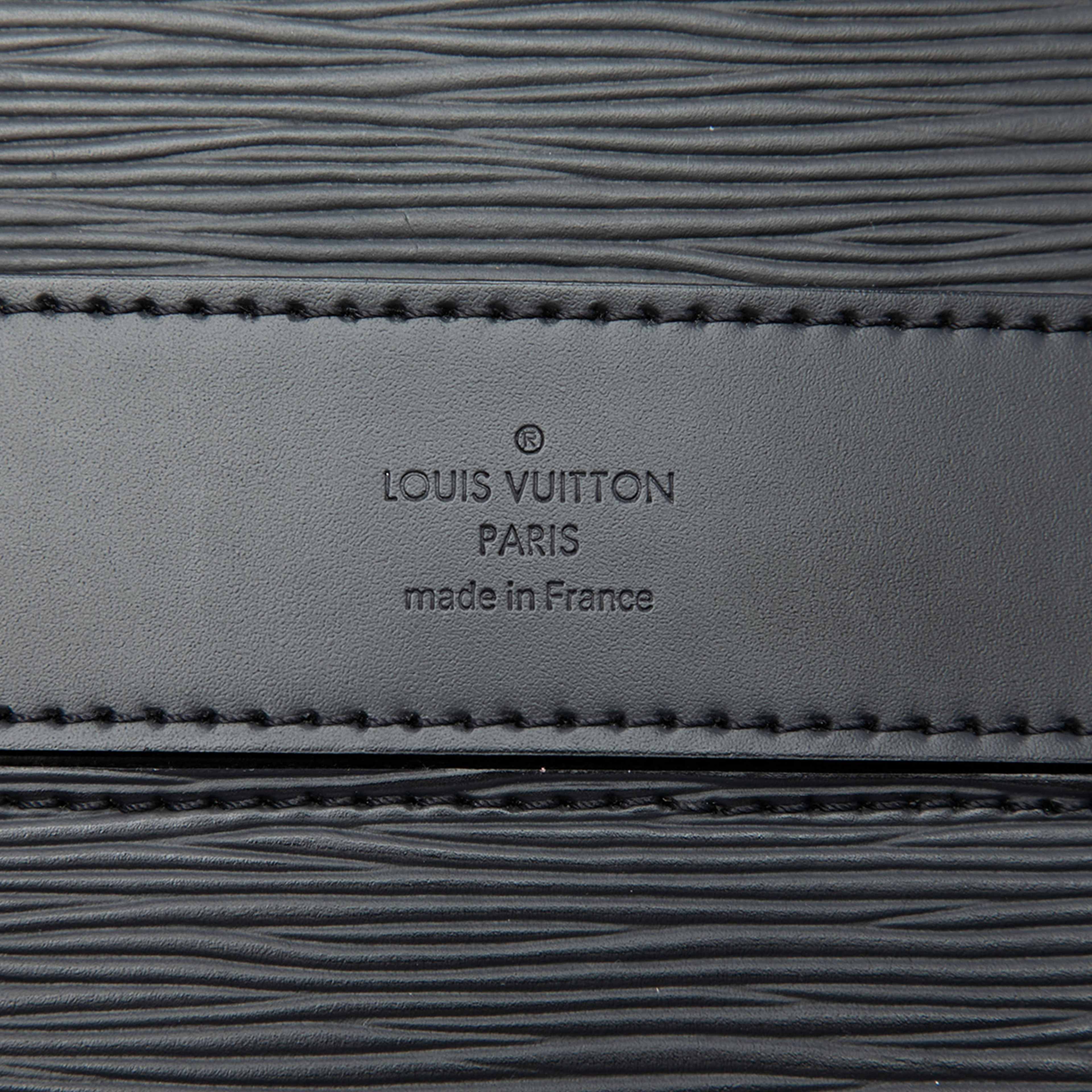 Louis Vuitton Epi Bassano Gm, från Luxclusif, i färgen svart. Klicka för att öppna bilden i stort format