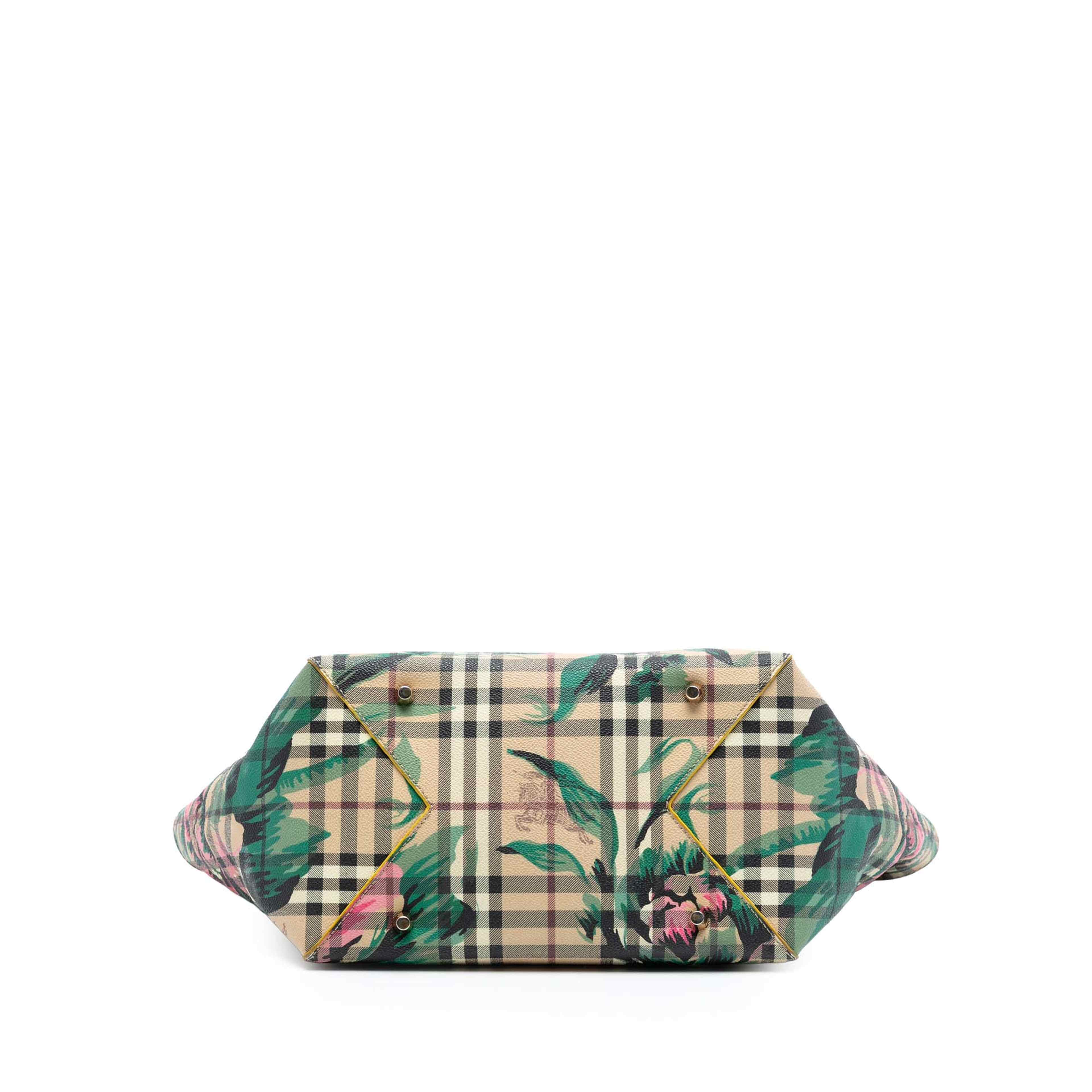 Burberry Small Haymarket Check Floral Print Coated Canvas Canterbury Tote, från Luxclusif, i färgen beige. Klicka för att öppna bilden i stort format