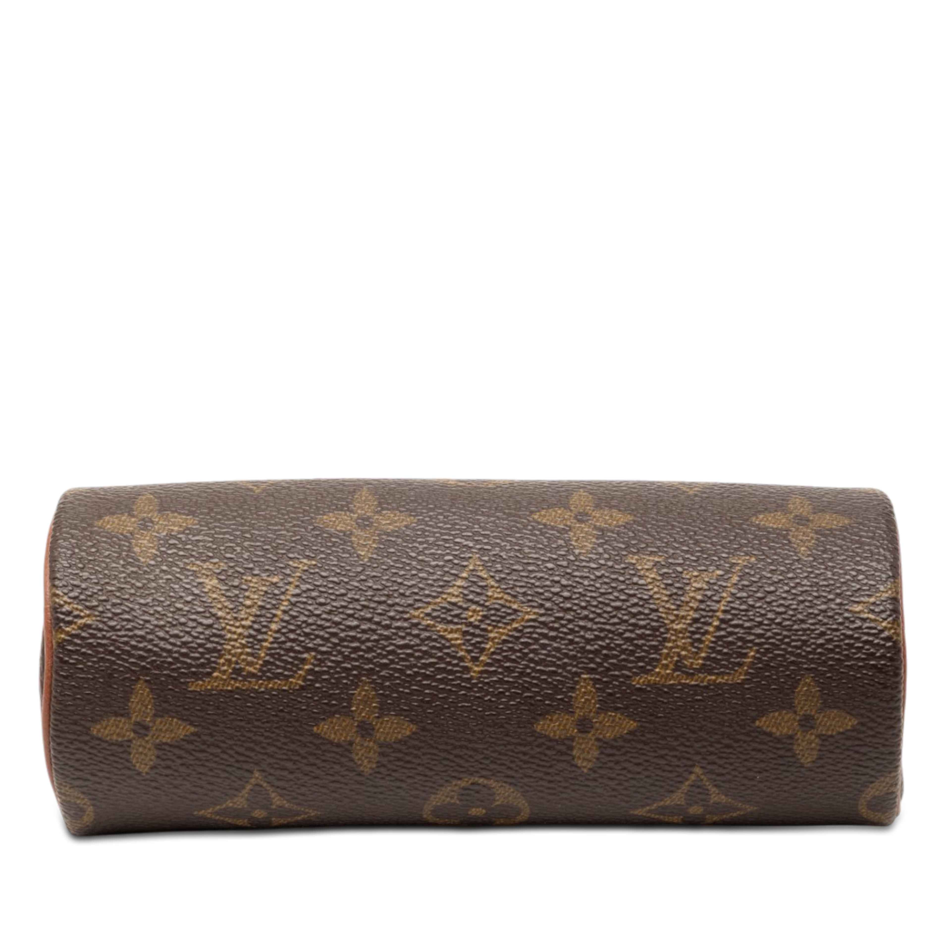 Louis Vuitton Monogram Papillon Pochette, från Luxclusif, i färgen brun. Klicka för att öppna bilden i stort format