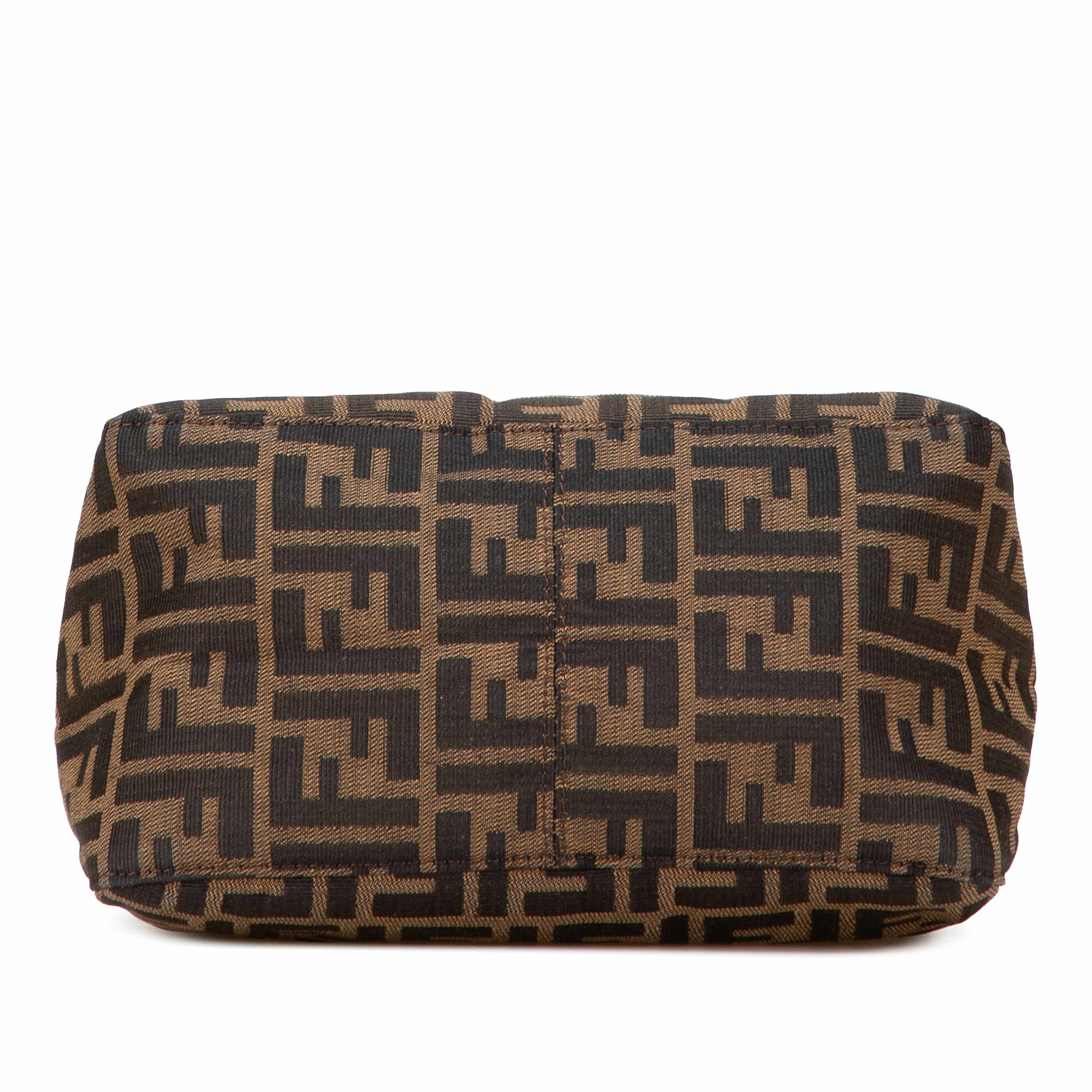 Fendi Zucca Canvas Double Flap Shoulder Bag, från Luxclusif, i färgen brown.