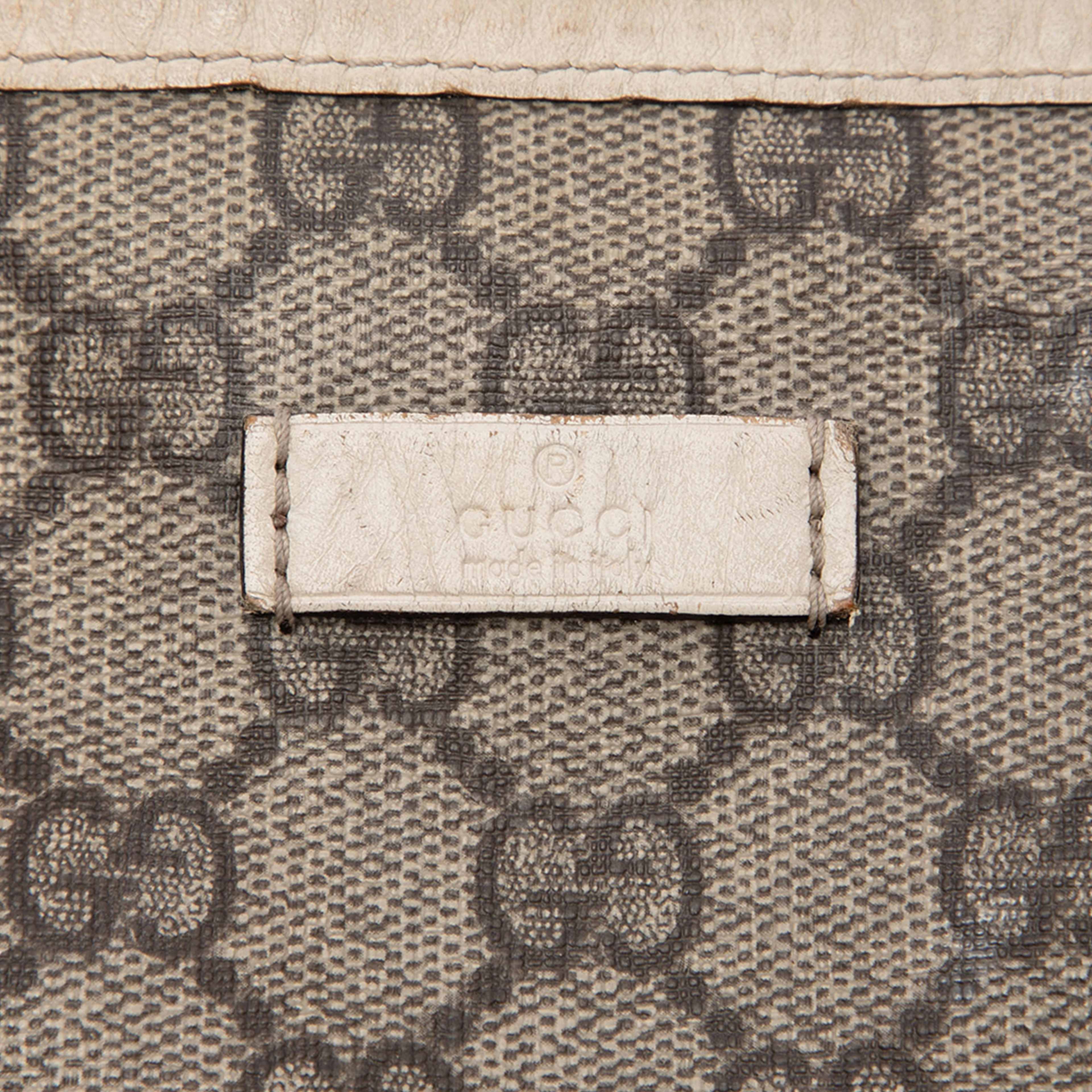 Gucci Gg Supreme Joy Vertical Tote, från Luxclusif, i färgen beige. Klicka för att öppna bilden i stort format