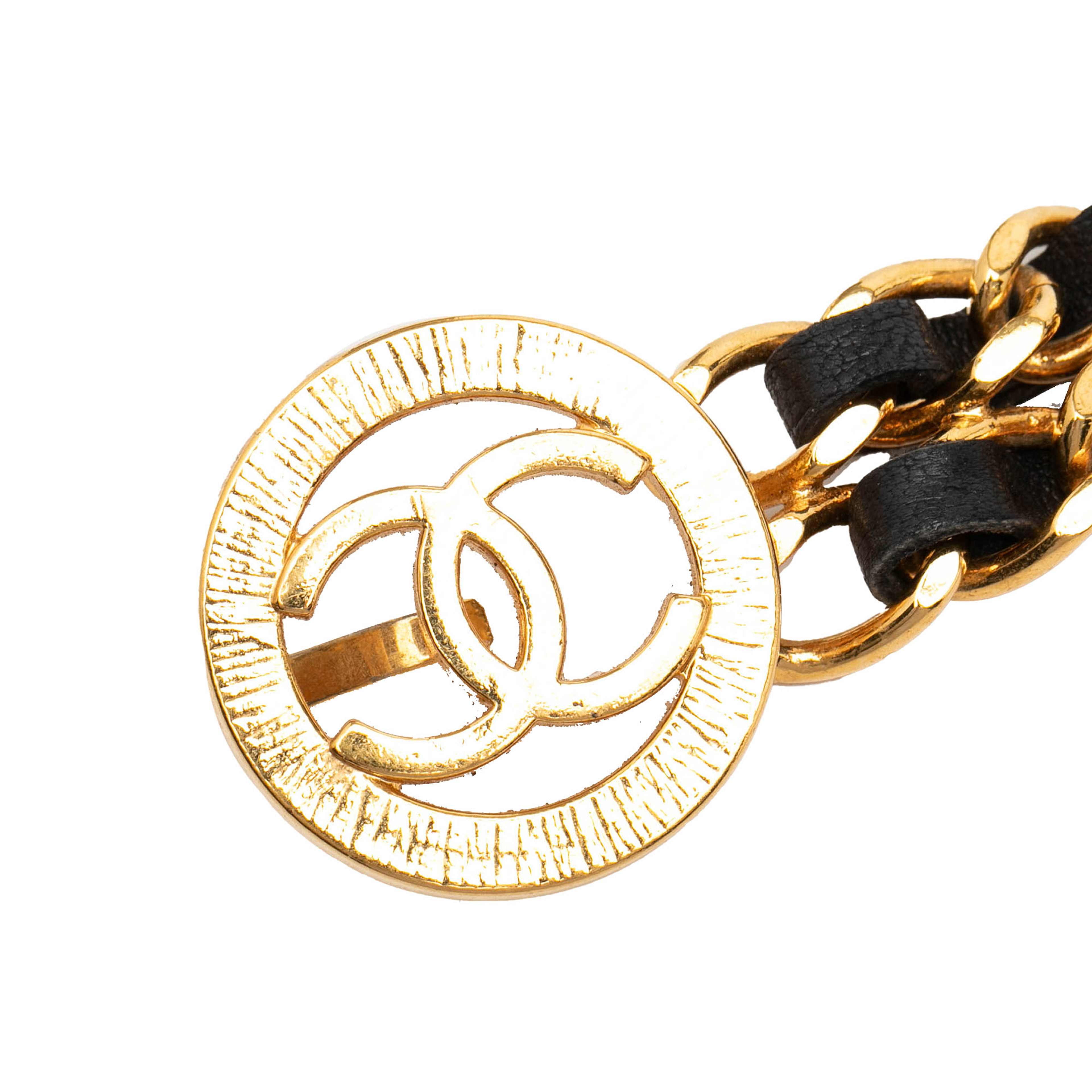 Chanel Gold Plated Leather Woven Double Chain Belt, från Luxclusif, i färgen gold. Klicka för att öppna bilden i stort format