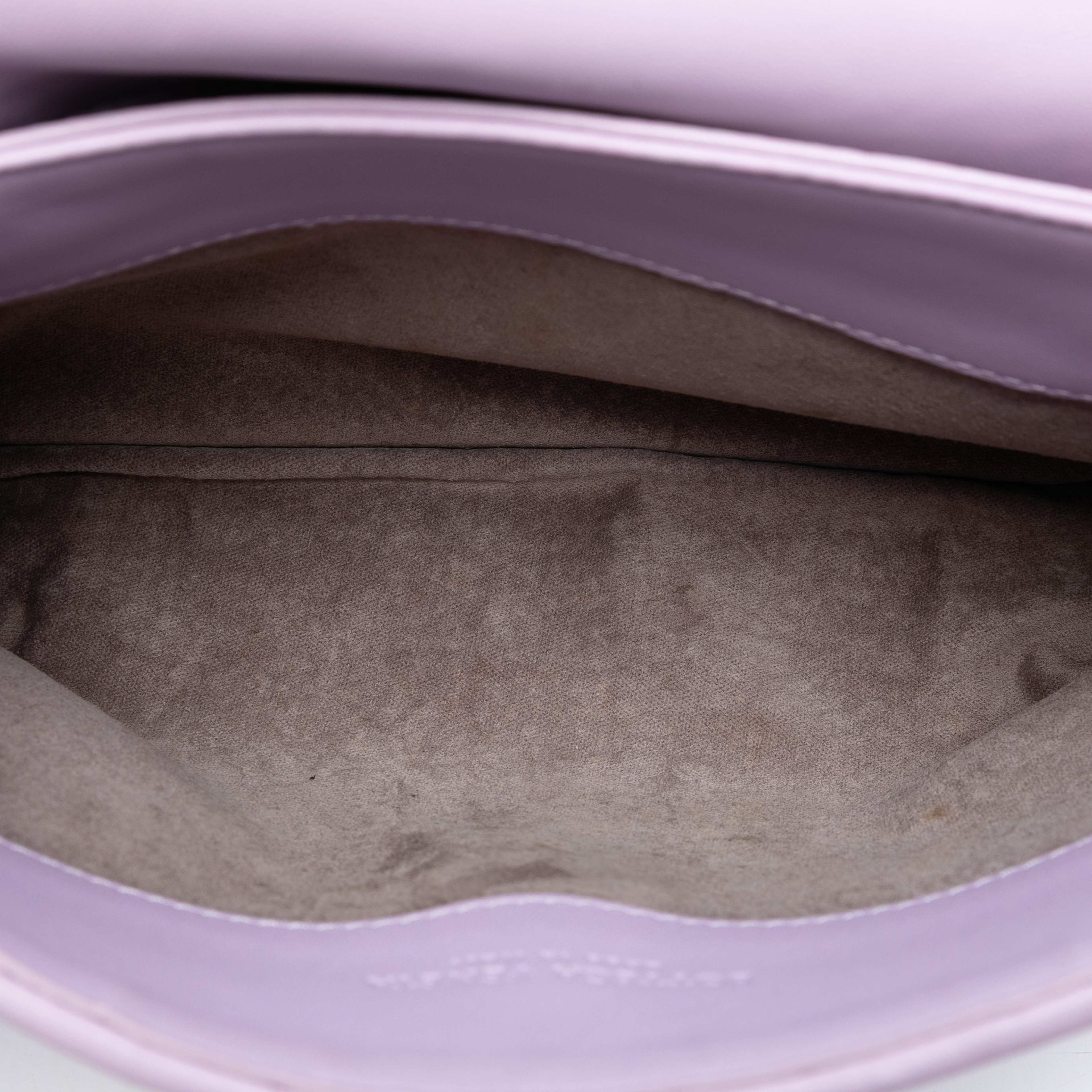 Bottega Veneta Small Nappa Intrecciato Olimpia Shoulder Bag, från Luxclusif, i färgen light purple. Klicka för att öppna bilden i stort format