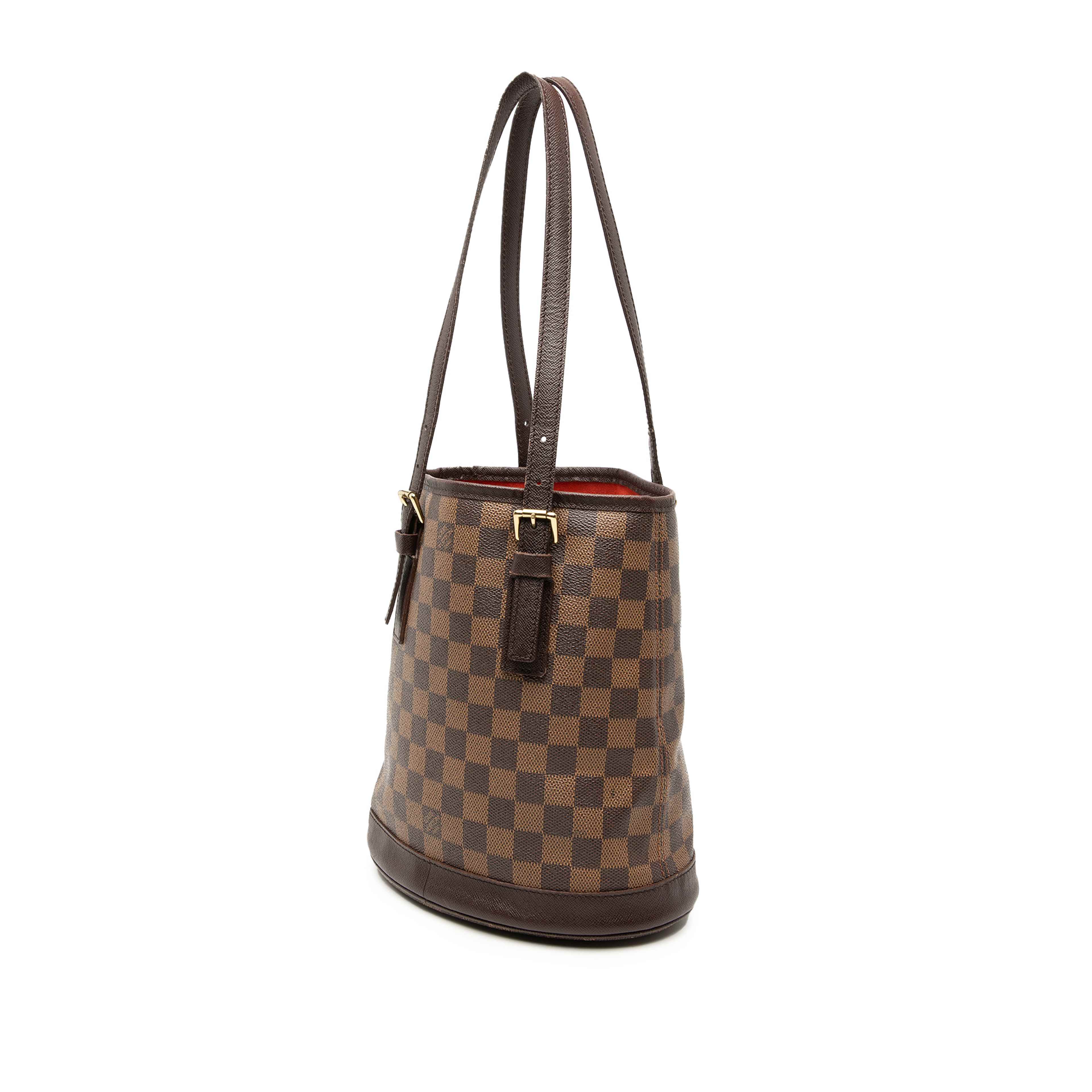Louis Vuitton Damier Ebene Marais, från Luxclusif, i färgen brown. Klicka för att öppna bilden i stort format