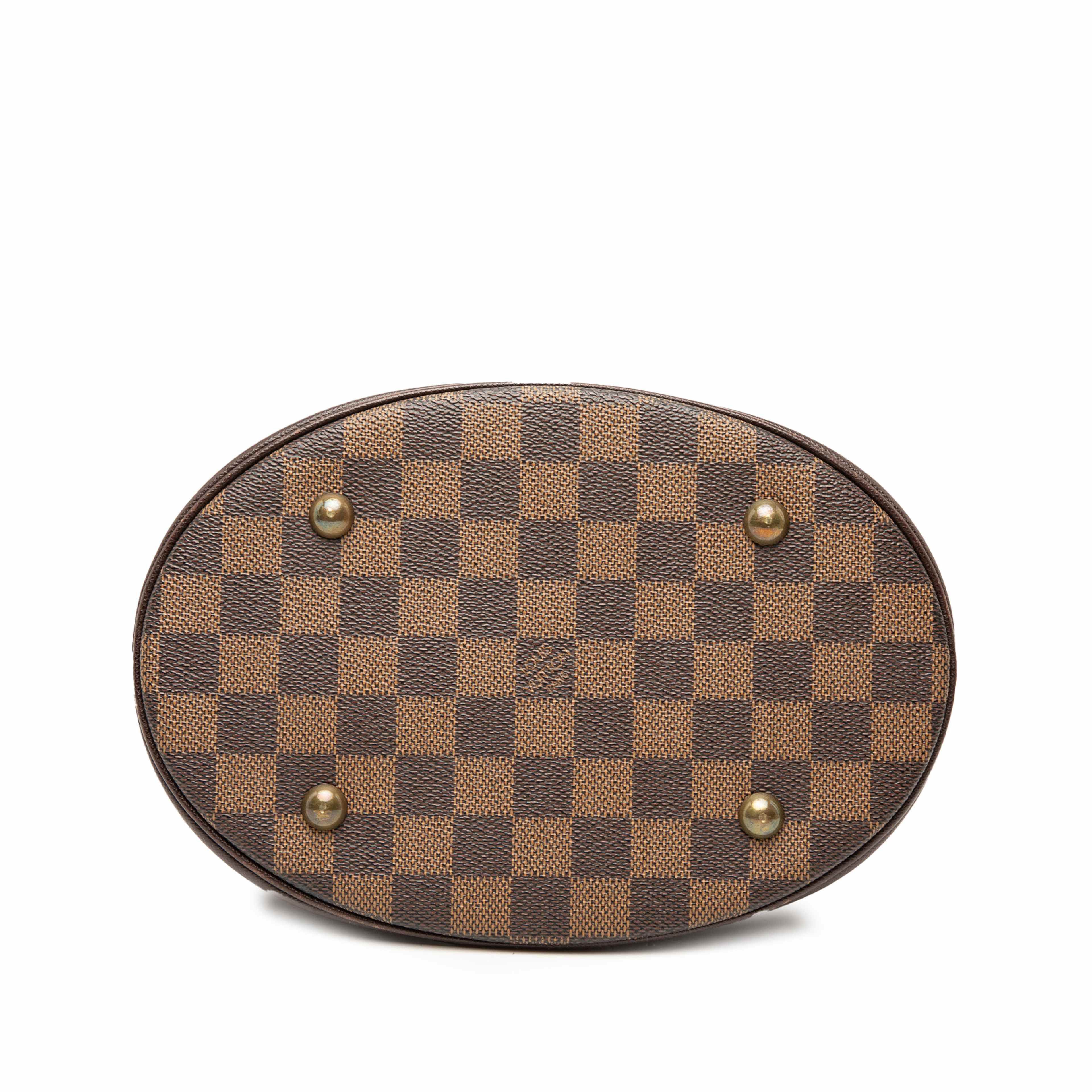 Louis Vuitton Damier Ebene Marais, från Luxclusif, i färgen brun. Klicka för att öppna bilden i stort format