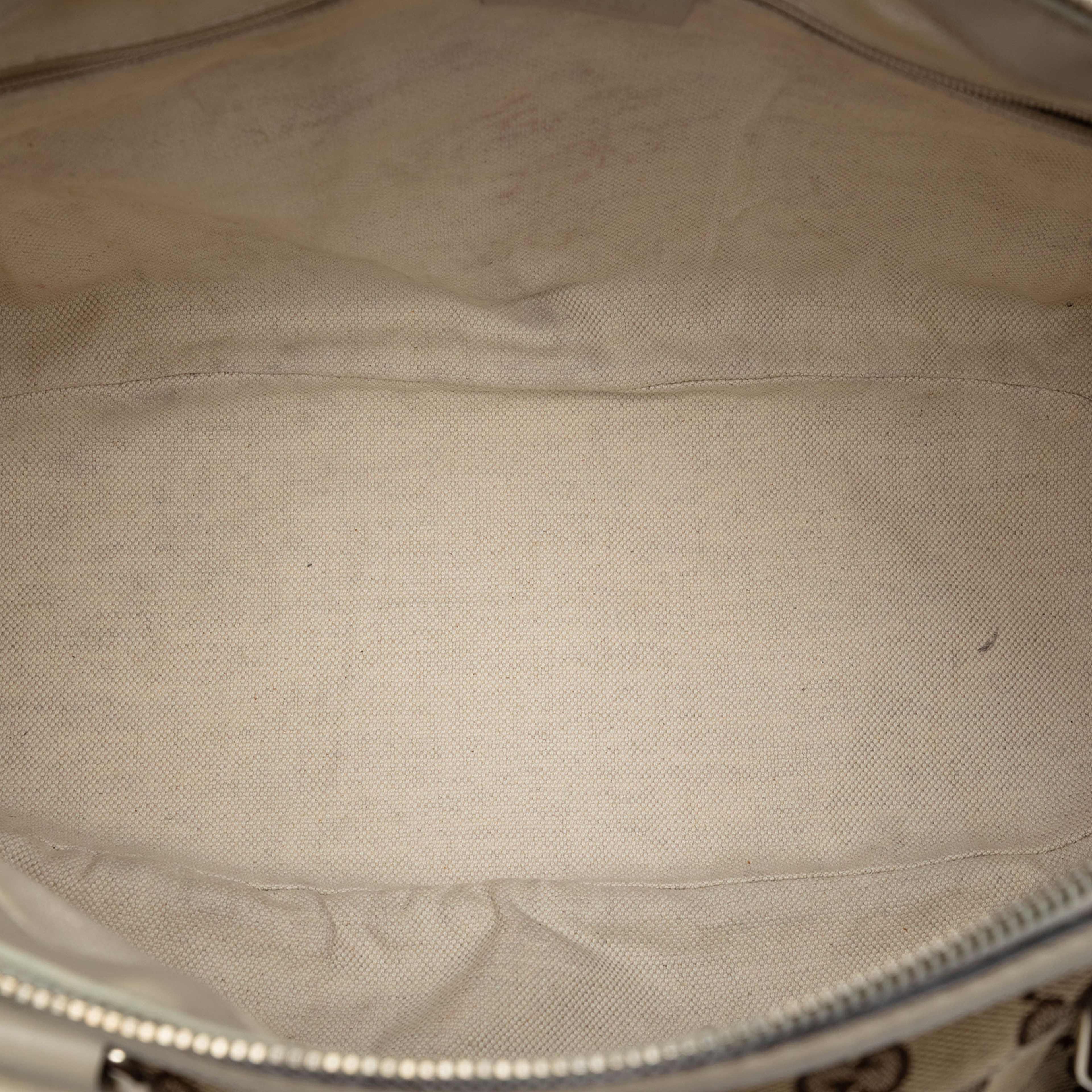 Gucci Gg Canvas Sukey Satchel, från Luxclusif, i färgen beige. Klicka för att öppna bilden i stort format