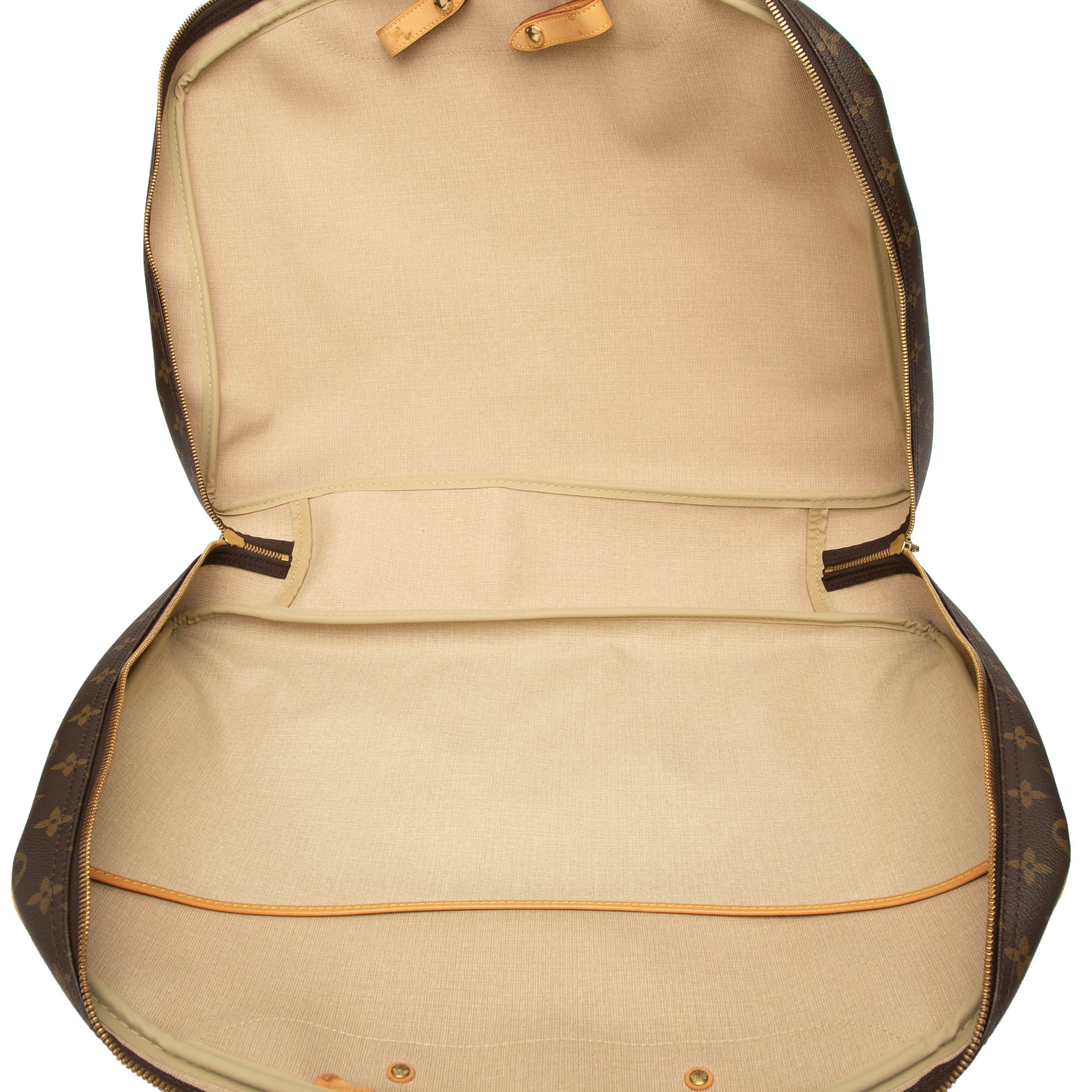 Louis Vuitton Monogram Alize 2 Poches, från Luxclusif, i färgen brown. Klicka för att öppna bilden i stort format