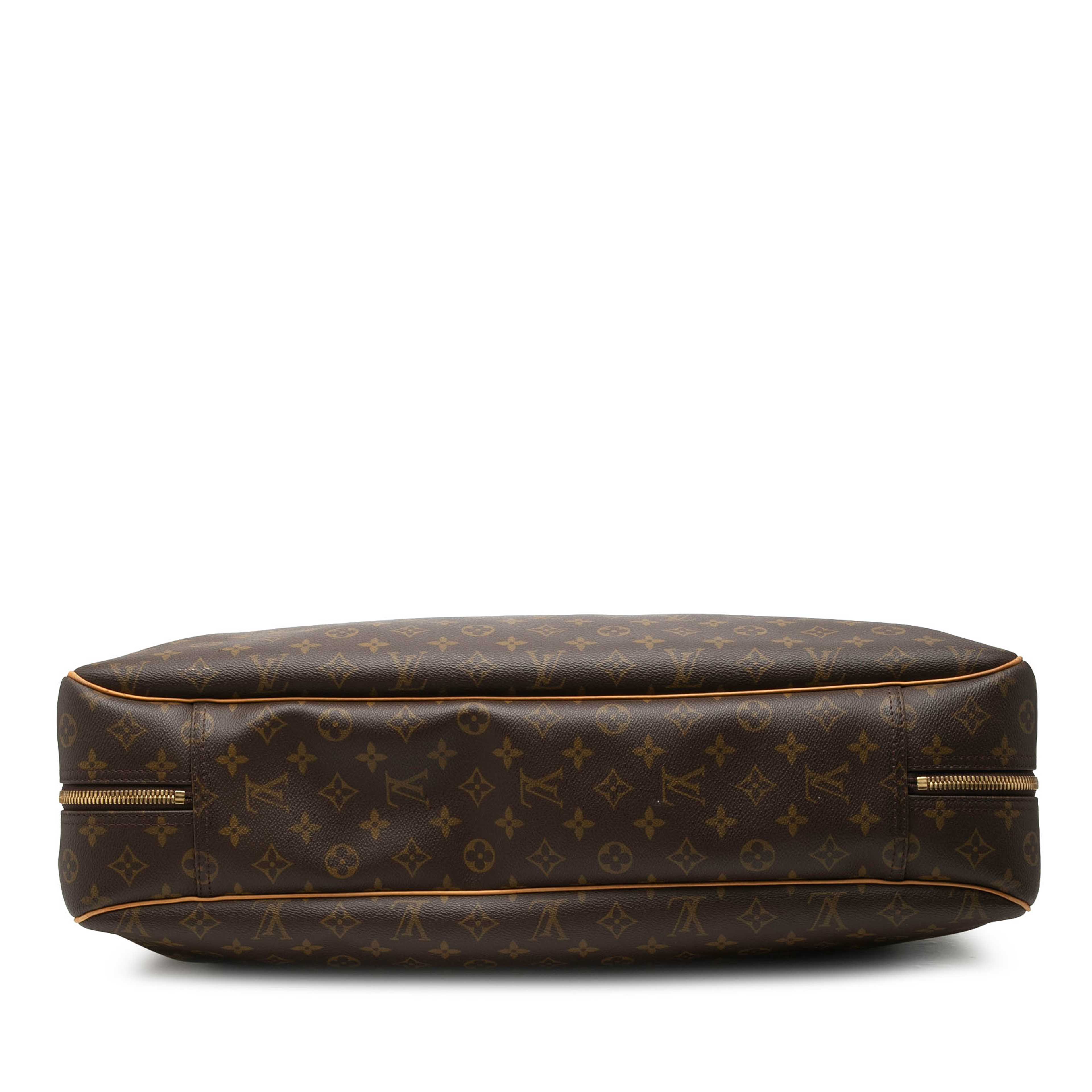 Louis Vuitton Monogram Alize 2 Poches, från Luxclusif, i färgen brown. Klicka för att öppna bilden i stort format