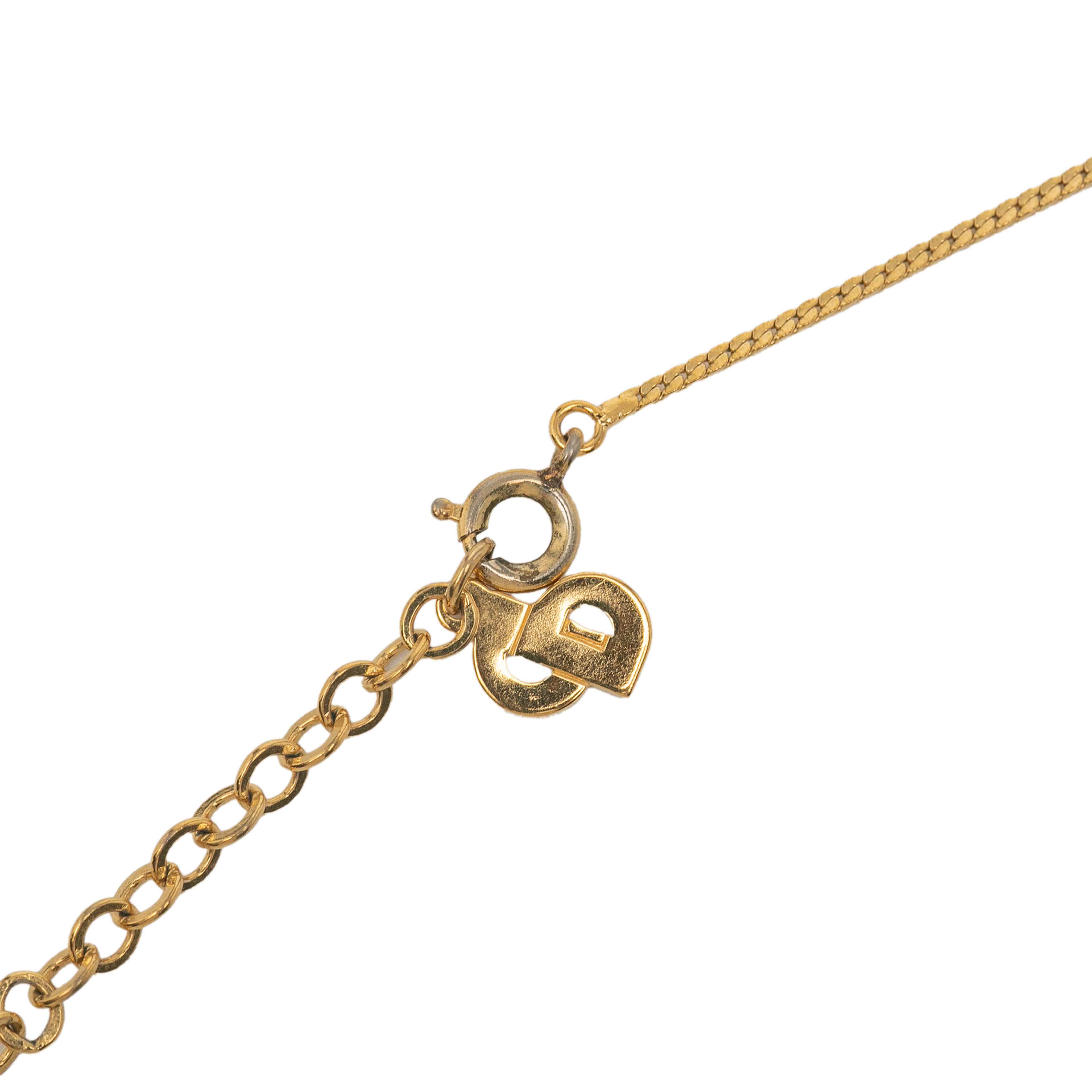 Dior Gold Plated Cd Logo Plate Pendant Necklace, från Luxclusif, i färgen gold. Klicka för att öppna bilden i stort format