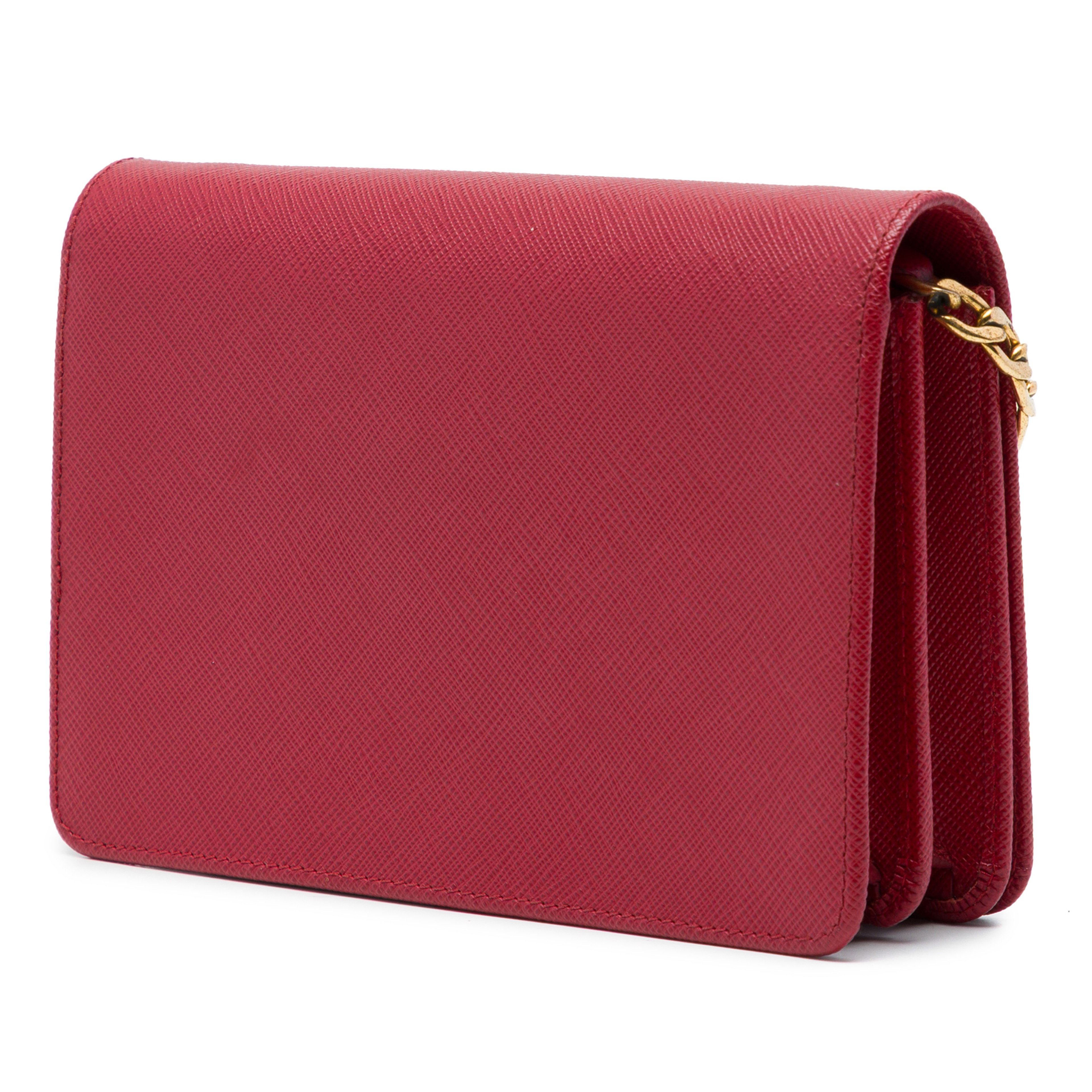 Prada Saffiano Lux Flip Lock Wallet On Chain, från Luxclusif, i färgen röd. Klicka för att öppna bilden i stort format