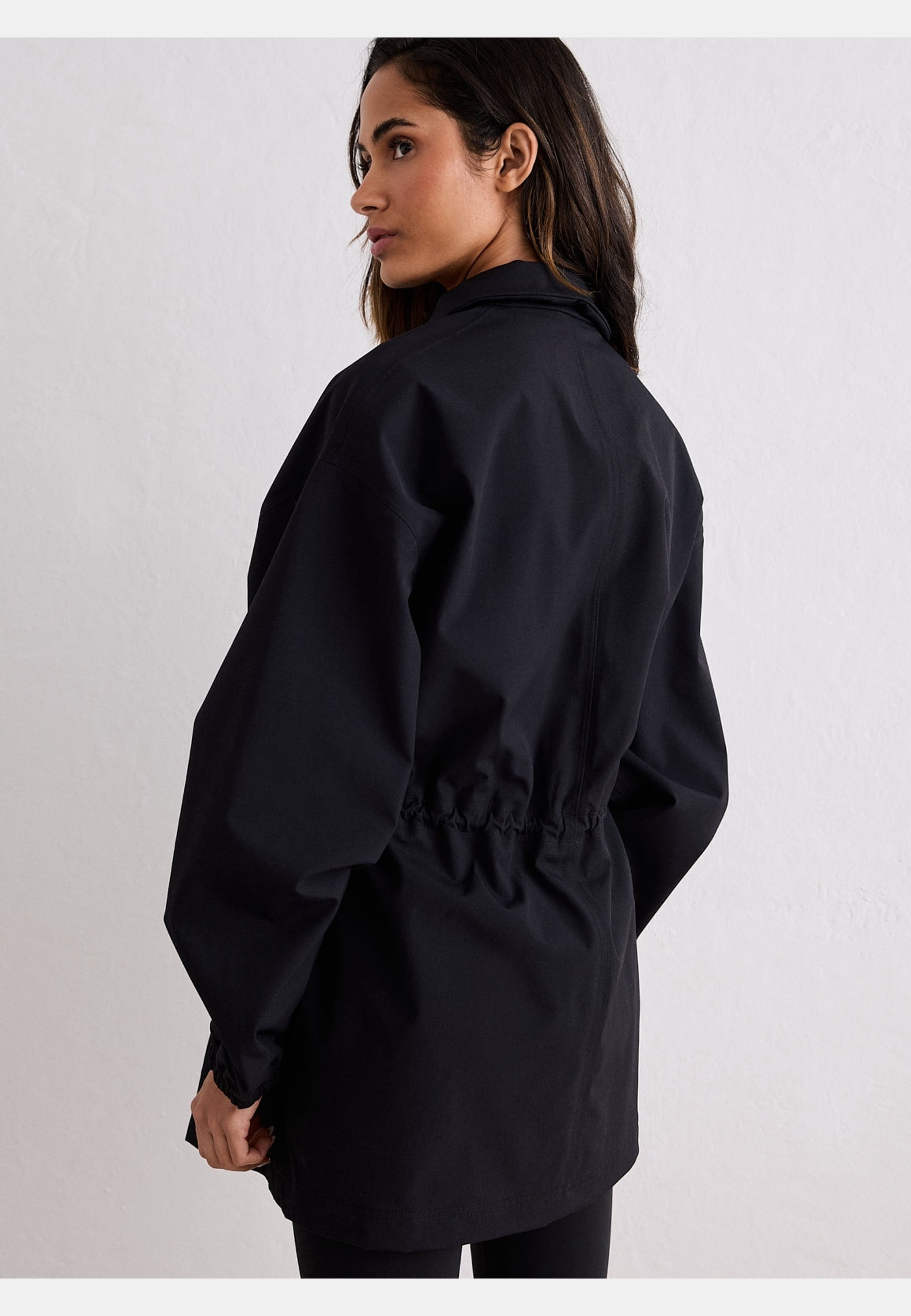 Waterproof Zip Jacket, från aim'n, i färgen black. Klicka för att öppna bilden i stort format