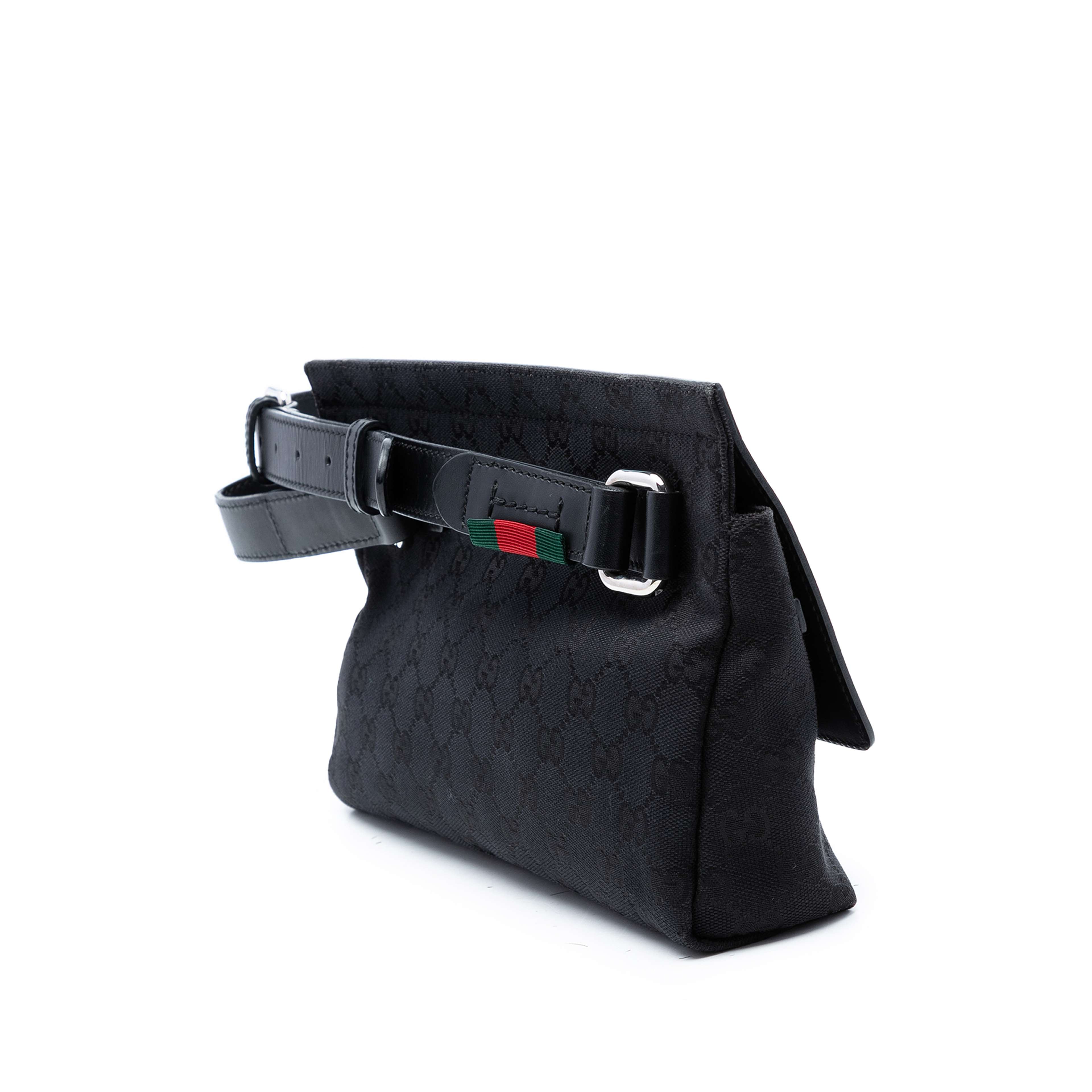 Gucci Gg Canvas And Leather Web Belt Bag, från Luxclusif, i färgen black. Klicka för att öppna bilden i stort format