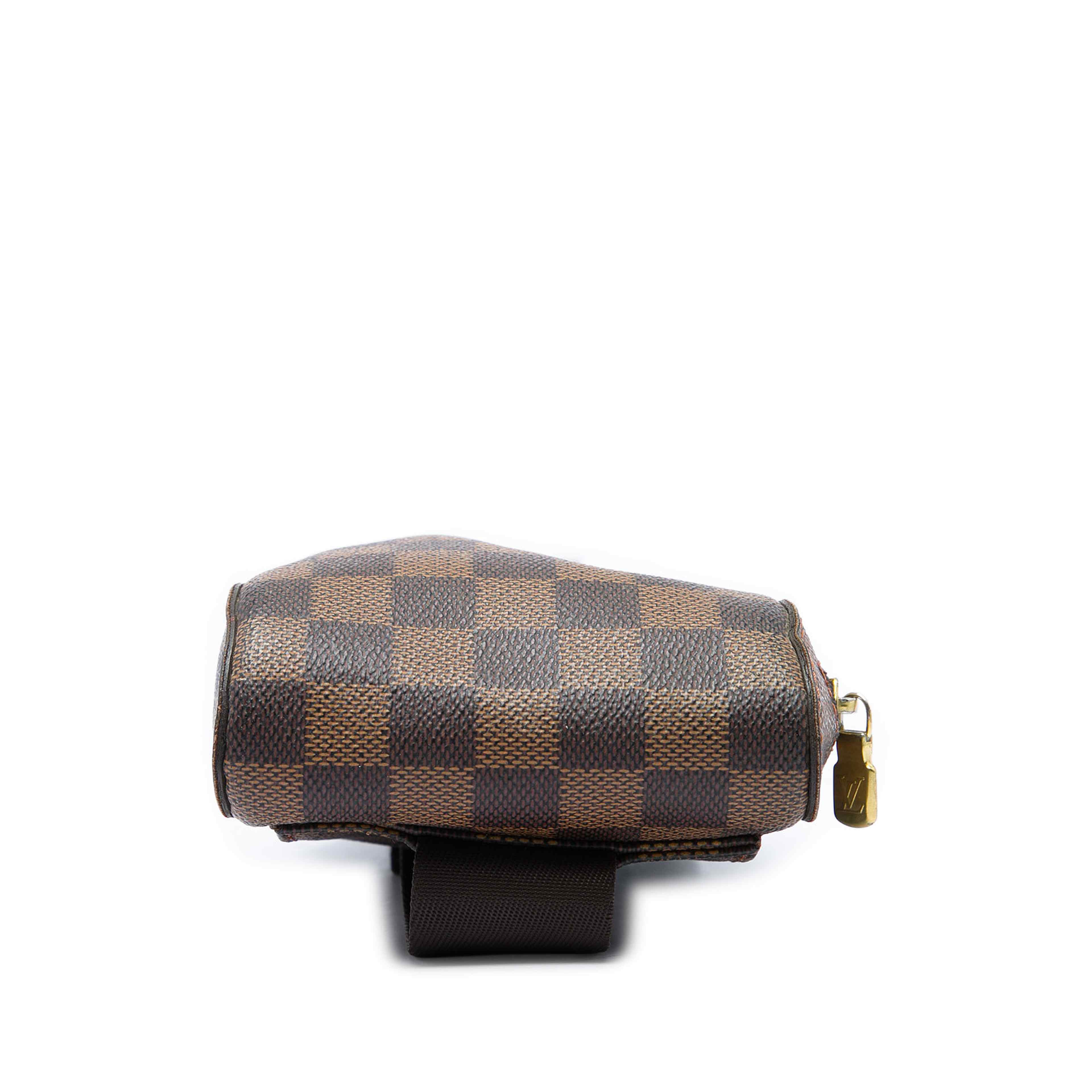 Louis Vuitton Damier Ebene Geronimos, från Luxclusif, i färgen brun. Klicka för att öppna bilden i stort format