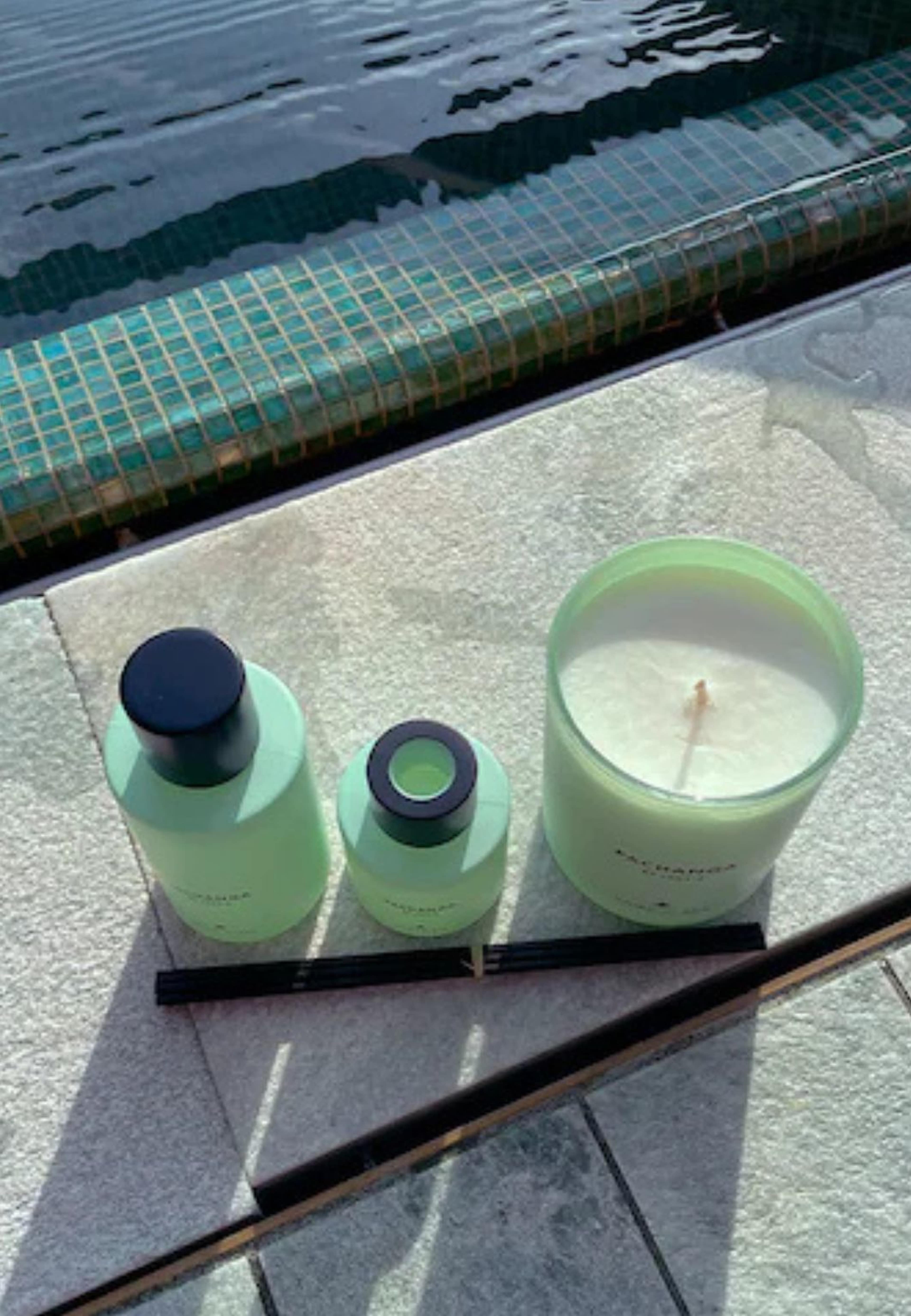 Pachanga By Jacyz -doftljus, från Home of ESS, i färgen blue. Klicka för att öppna bilden i stort format