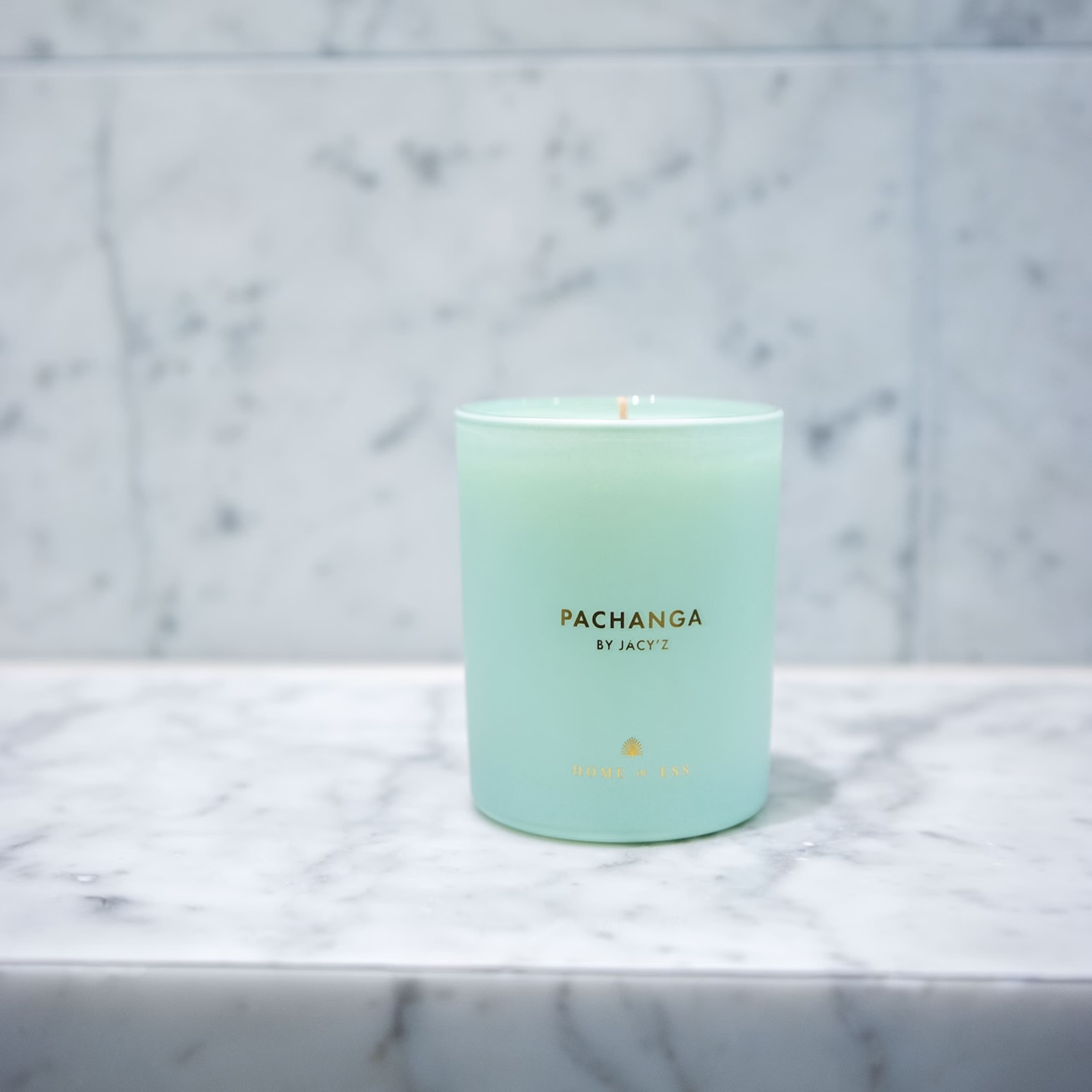 Pachanga By Jacyz -doftljus, från Home of ESS, i färgen blue. Klicka för att öppna bilden i stort format