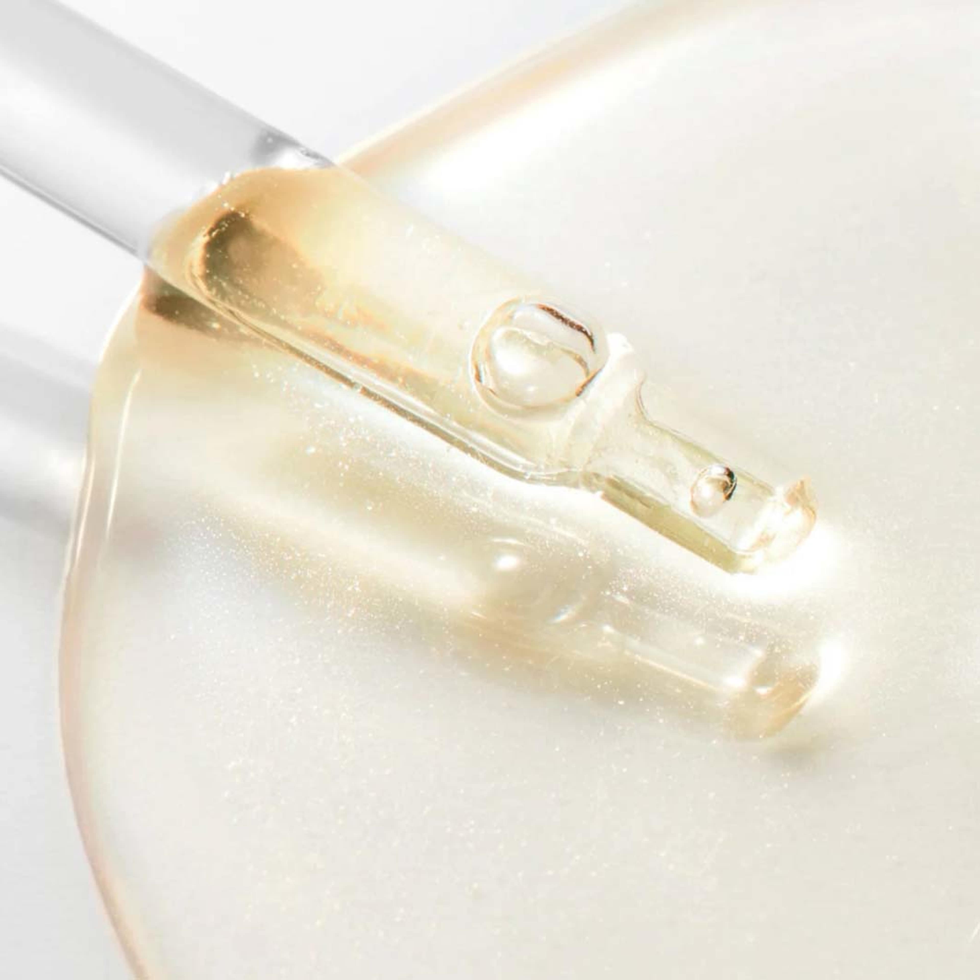 Prodigieuse [Hyalu] Boost Anti-Dark Spot Glow Serum, från NUXE. Klicka för att öppna bilden i stort format
