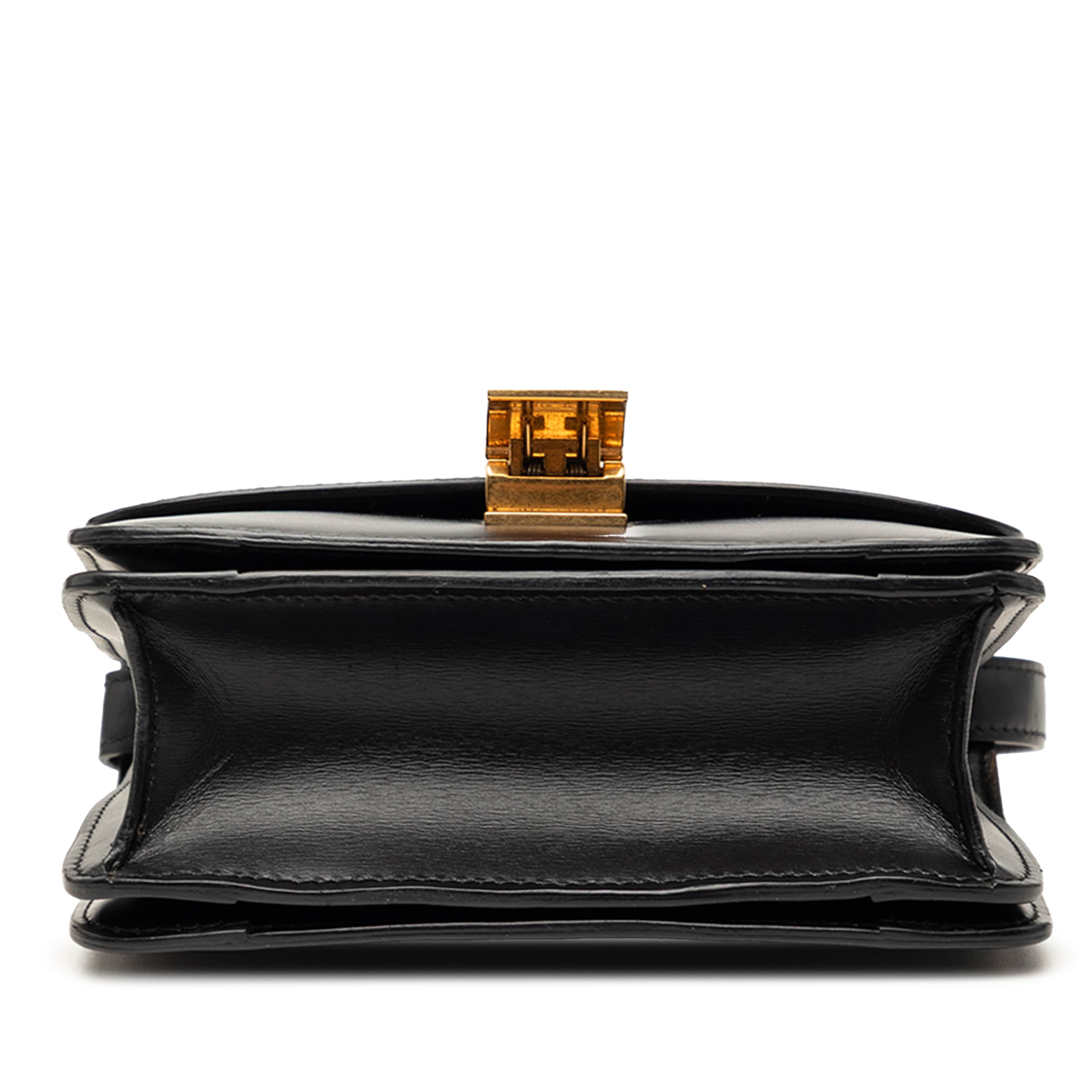Celine Small Calfskin Classic Box, från Luxclusif, i färgen svart. Klicka för att öppna bilden i stort format