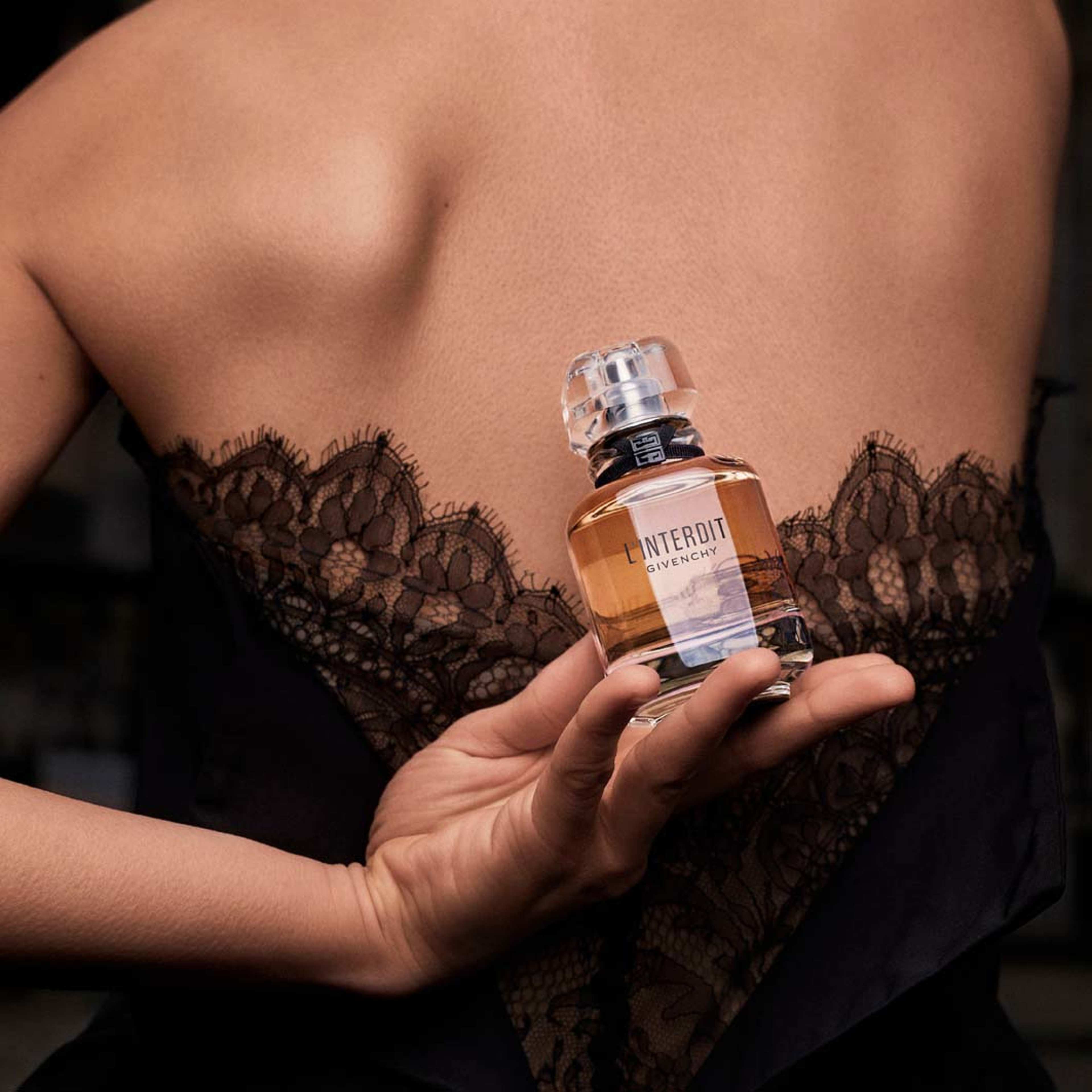 L'Interdit EdP, från Givenchy. Klicka för att öppna bilden i stort format