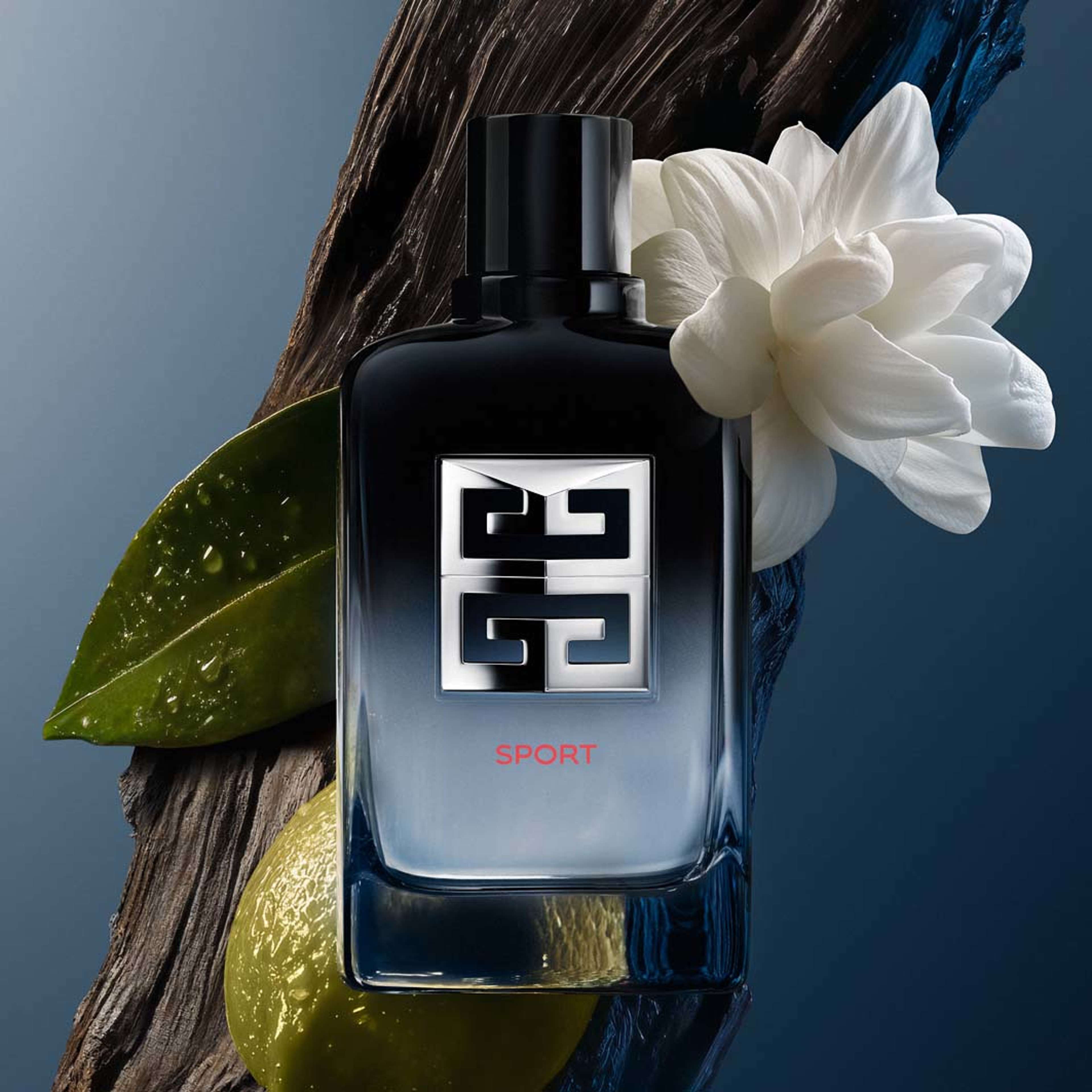 Gentleman Society Sport Eau de parfum, från Givenchy. Klicka för att öppna bilden i stort format